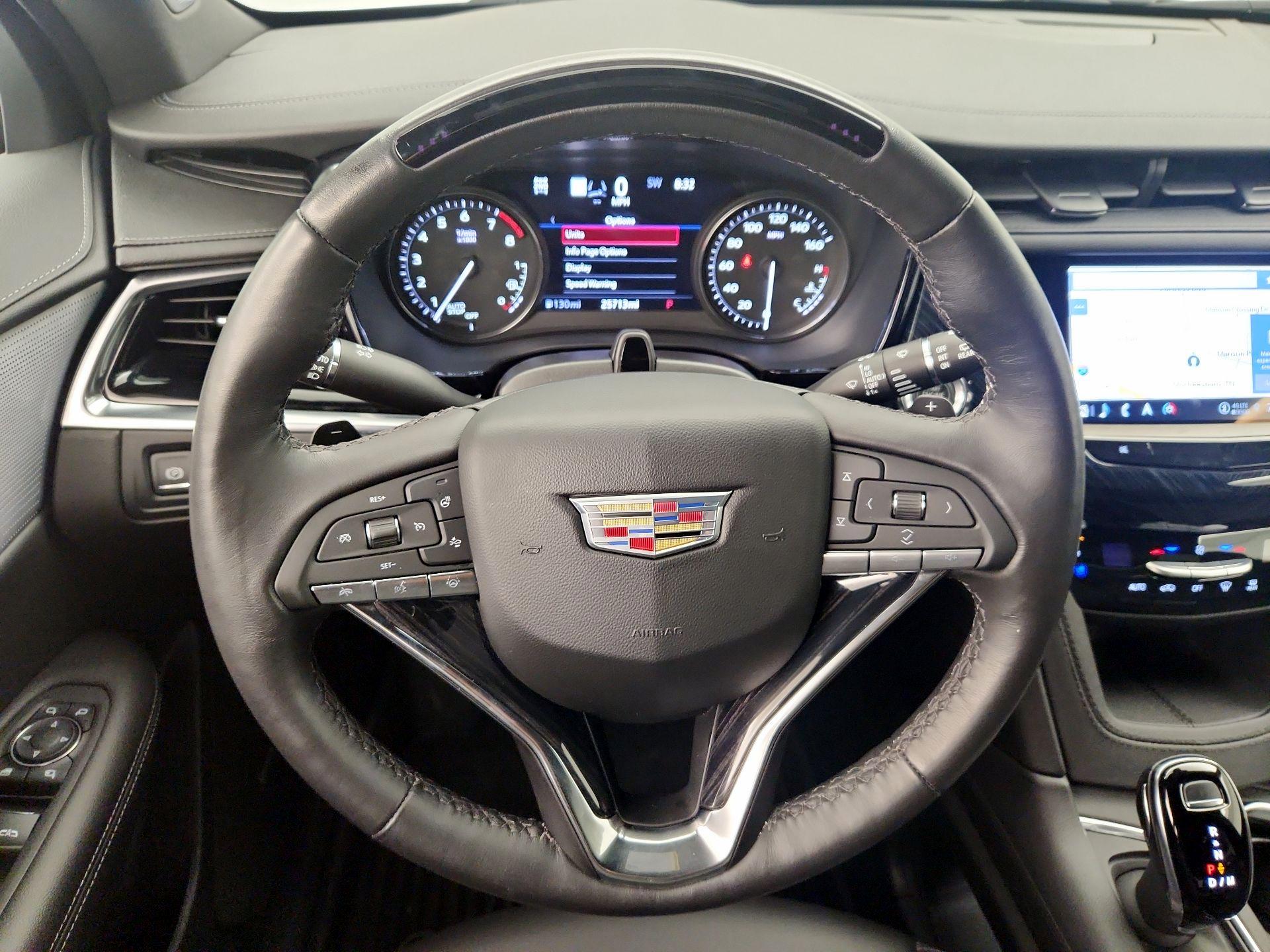 Thumbnail: 2023 Cadillac XT6 - 10