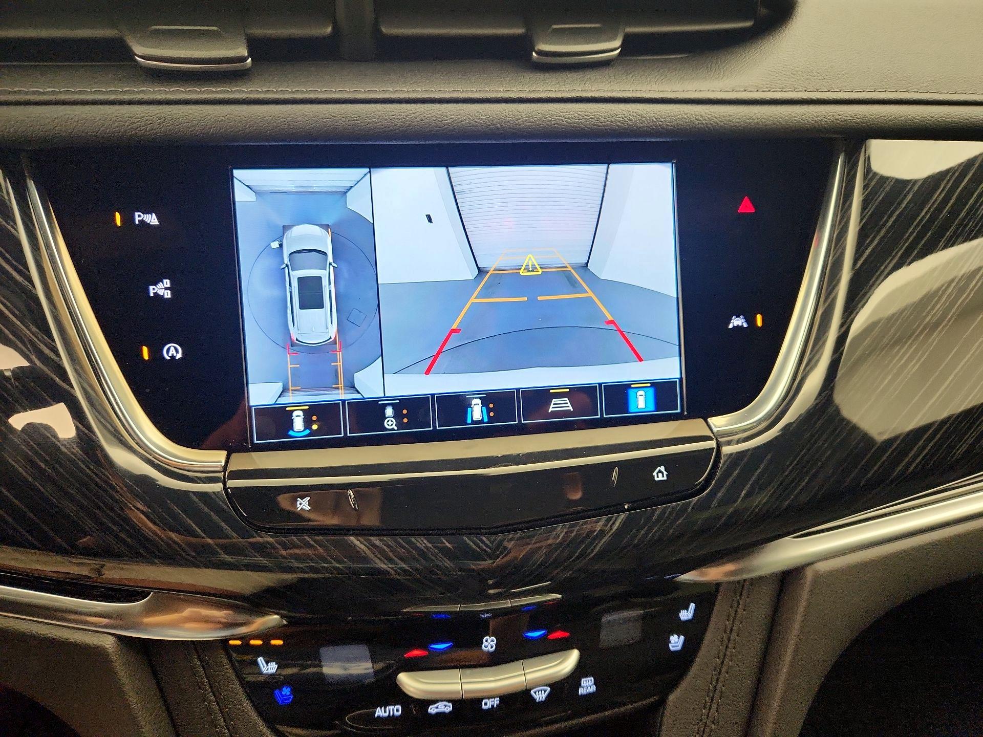 Thumbnail: 2023 Cadillac XT6 - 15