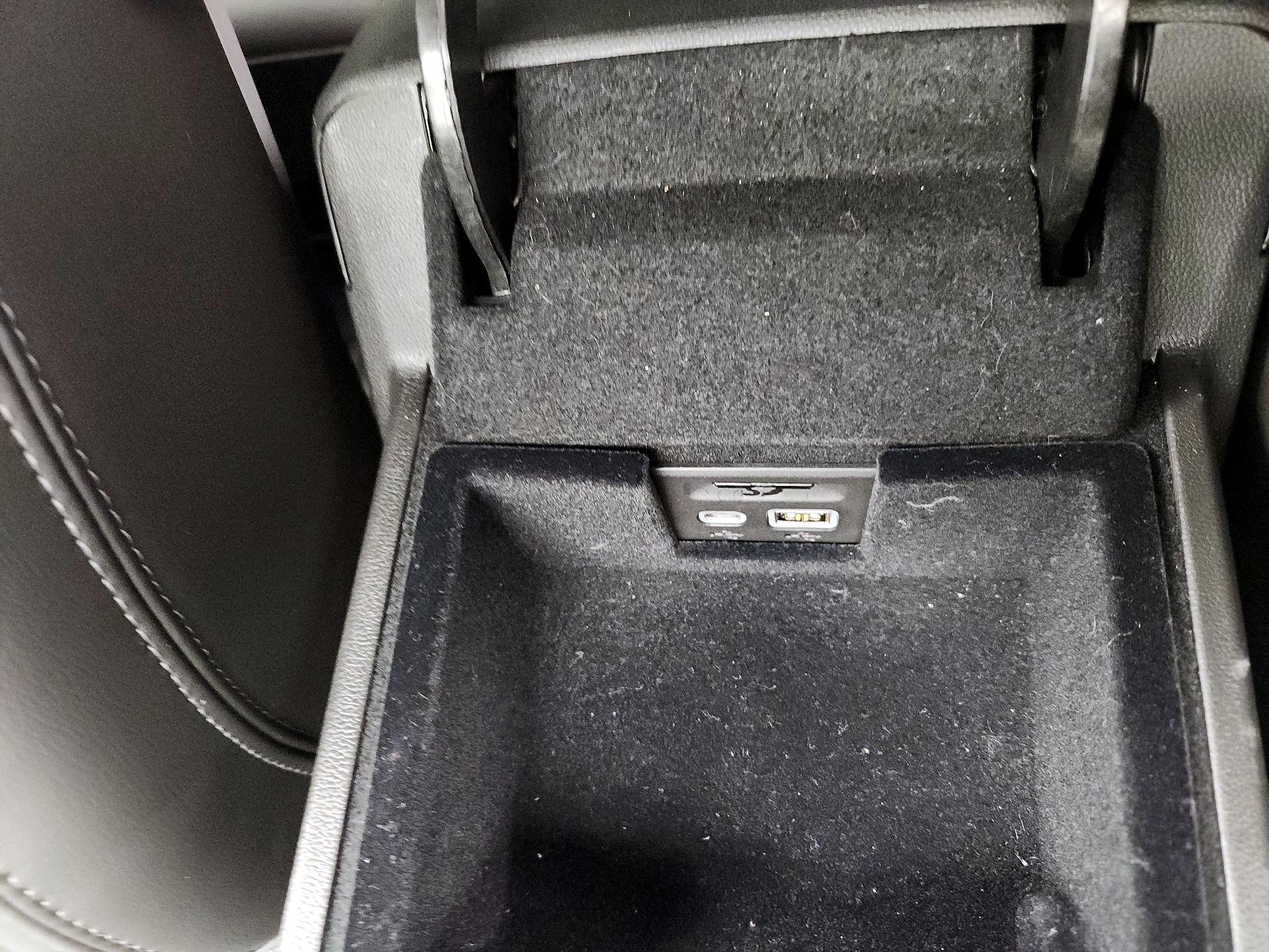 Thumbnail: 2023 Cadillac XT6 - 19