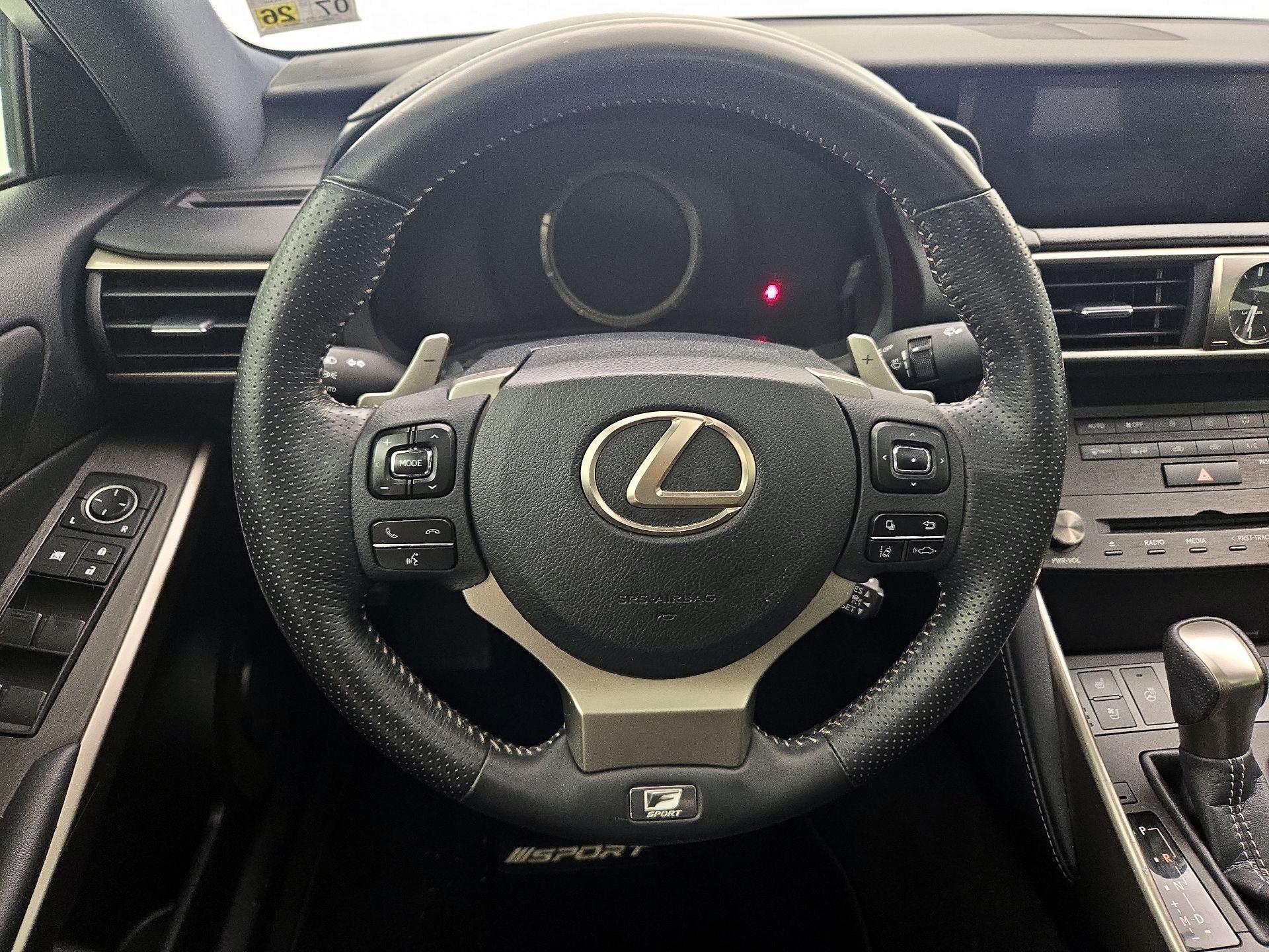Thumbnail: 2020 Lexus IS - 10