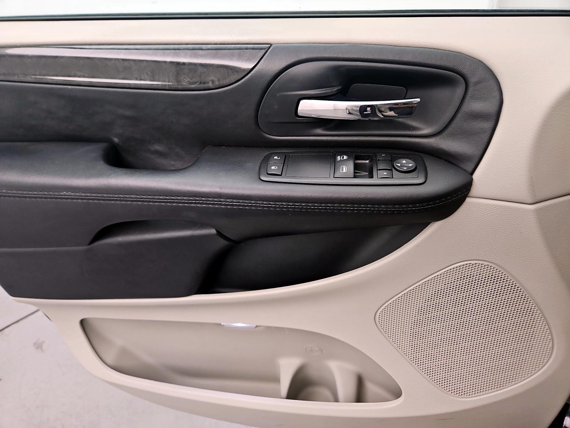 Thumbnail: 2014 Dodge Grand Caravan - 12