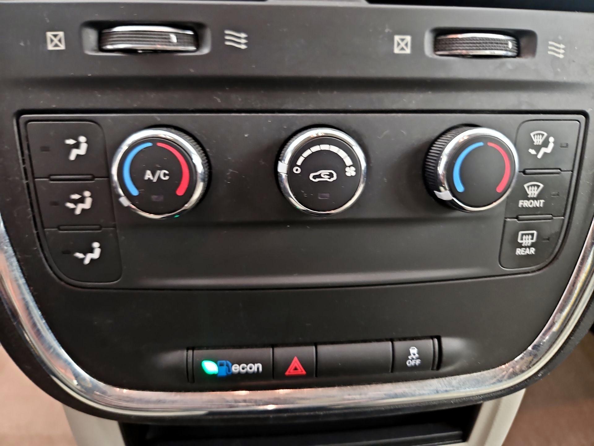 Thumbnail: 2014 Dodge Grand Caravan - 15