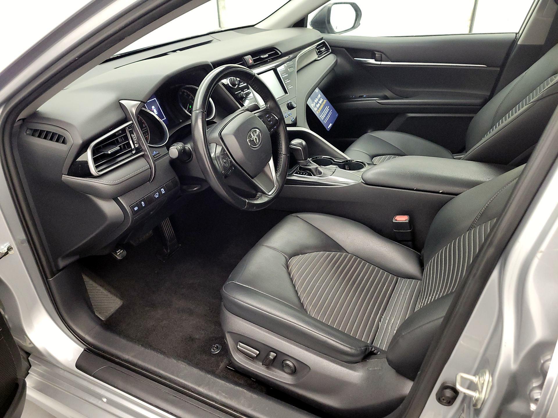 Thumbnail: 2019 Toyota Camry - 11