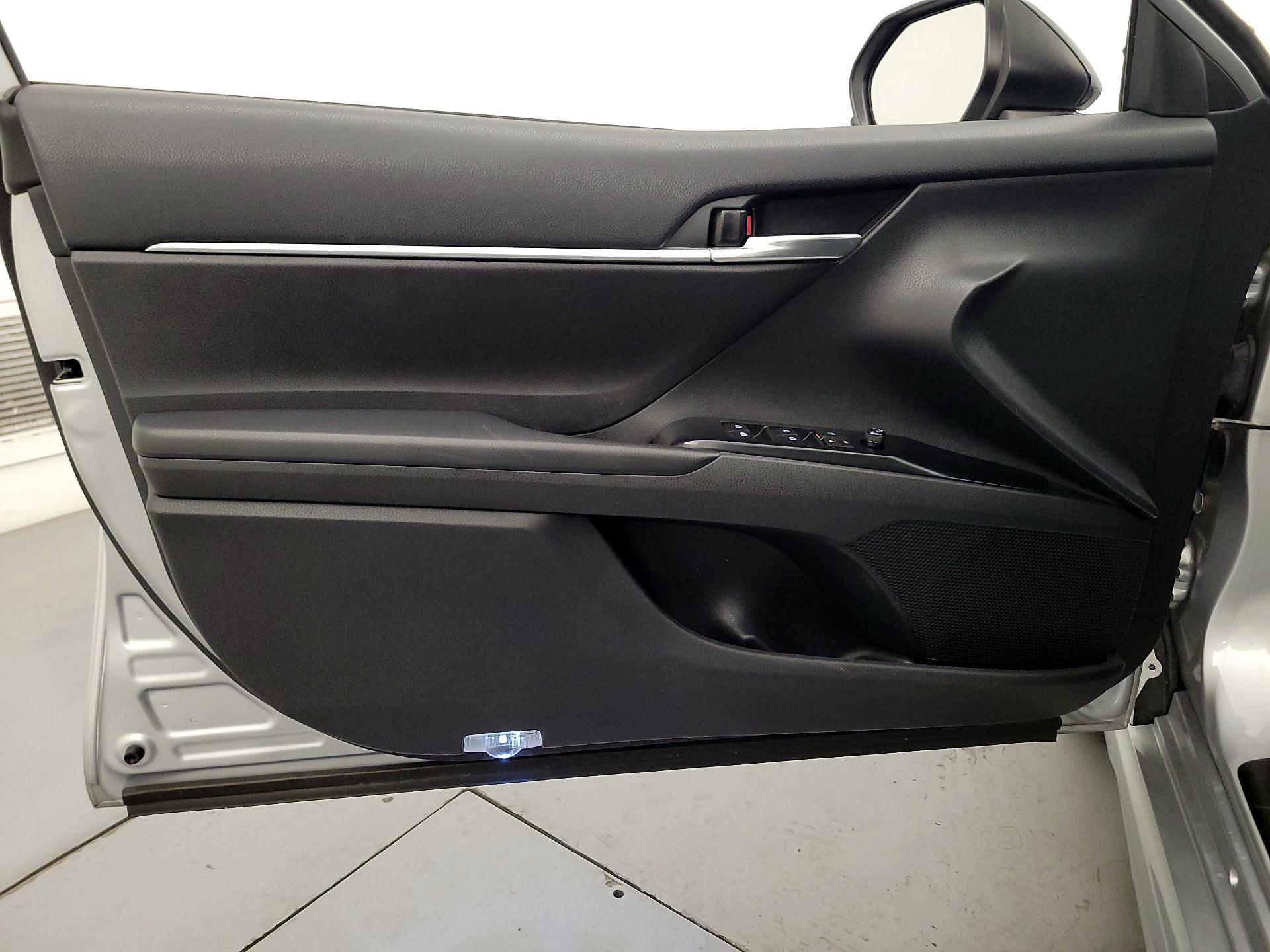 Thumbnail: 2019 Toyota Camry - 12