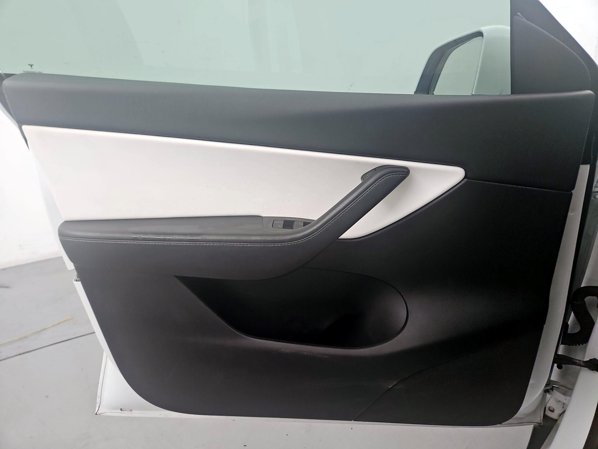 Thumbnail: 2021 Tesla Model Y - 12