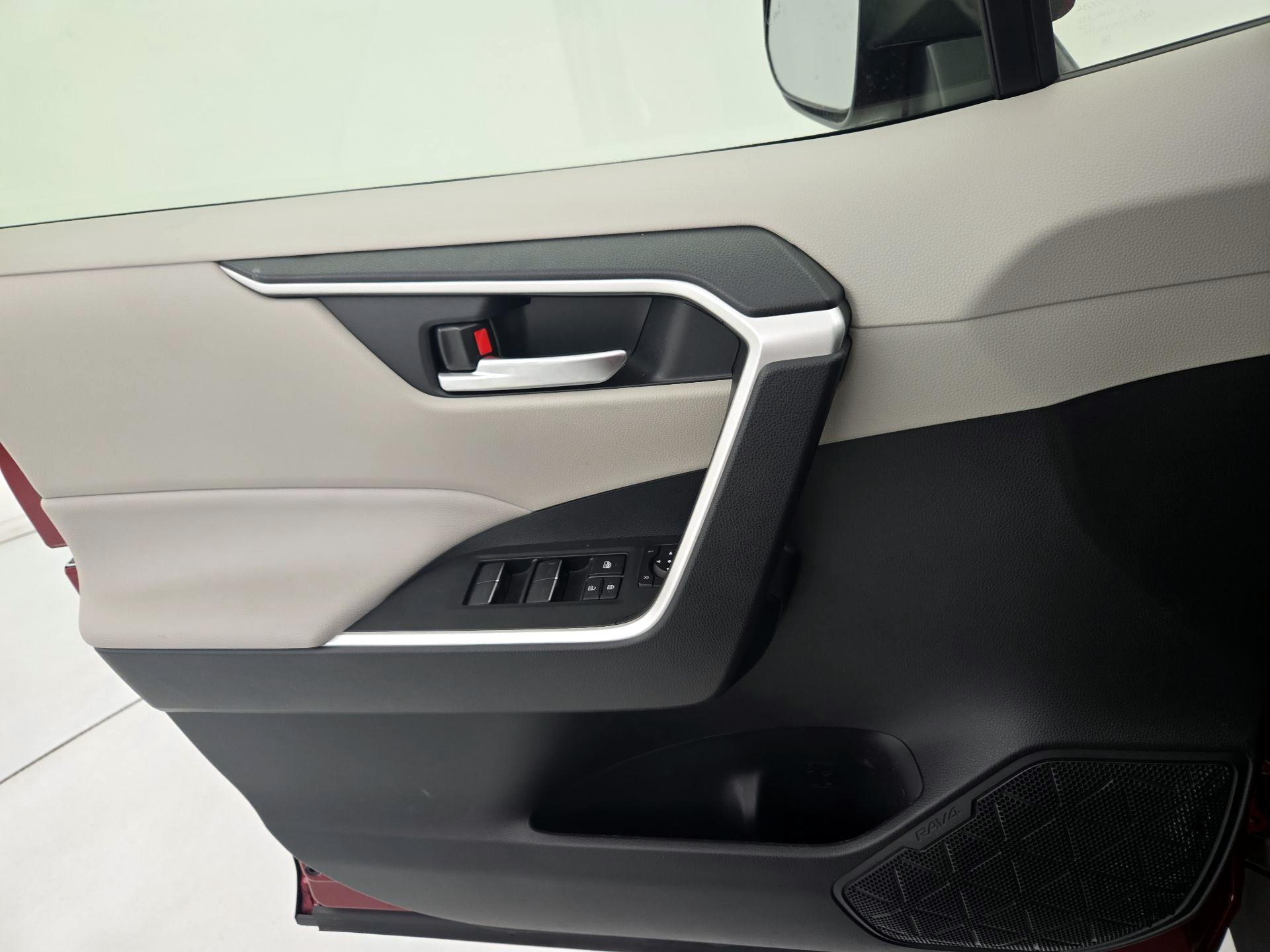Thumbnail: 2024 Toyota RAV4 - 12