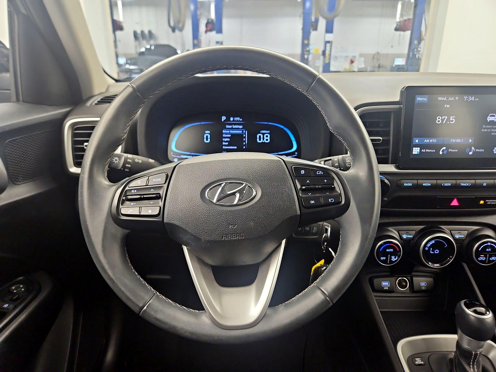 Thumbnail: 2023 Hyundai Venue - 10