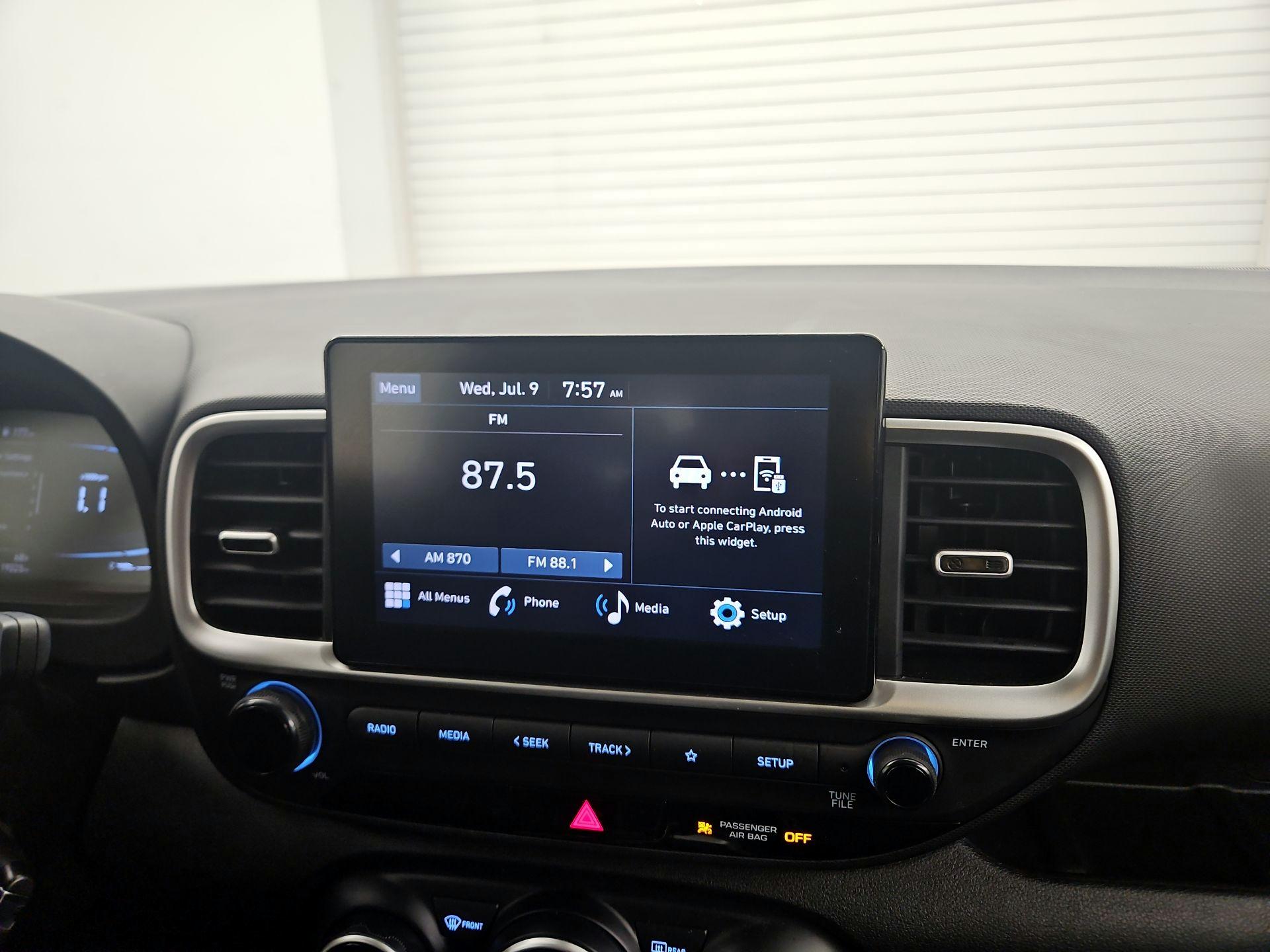 Thumbnail: 2023 Hyundai Venue - 13