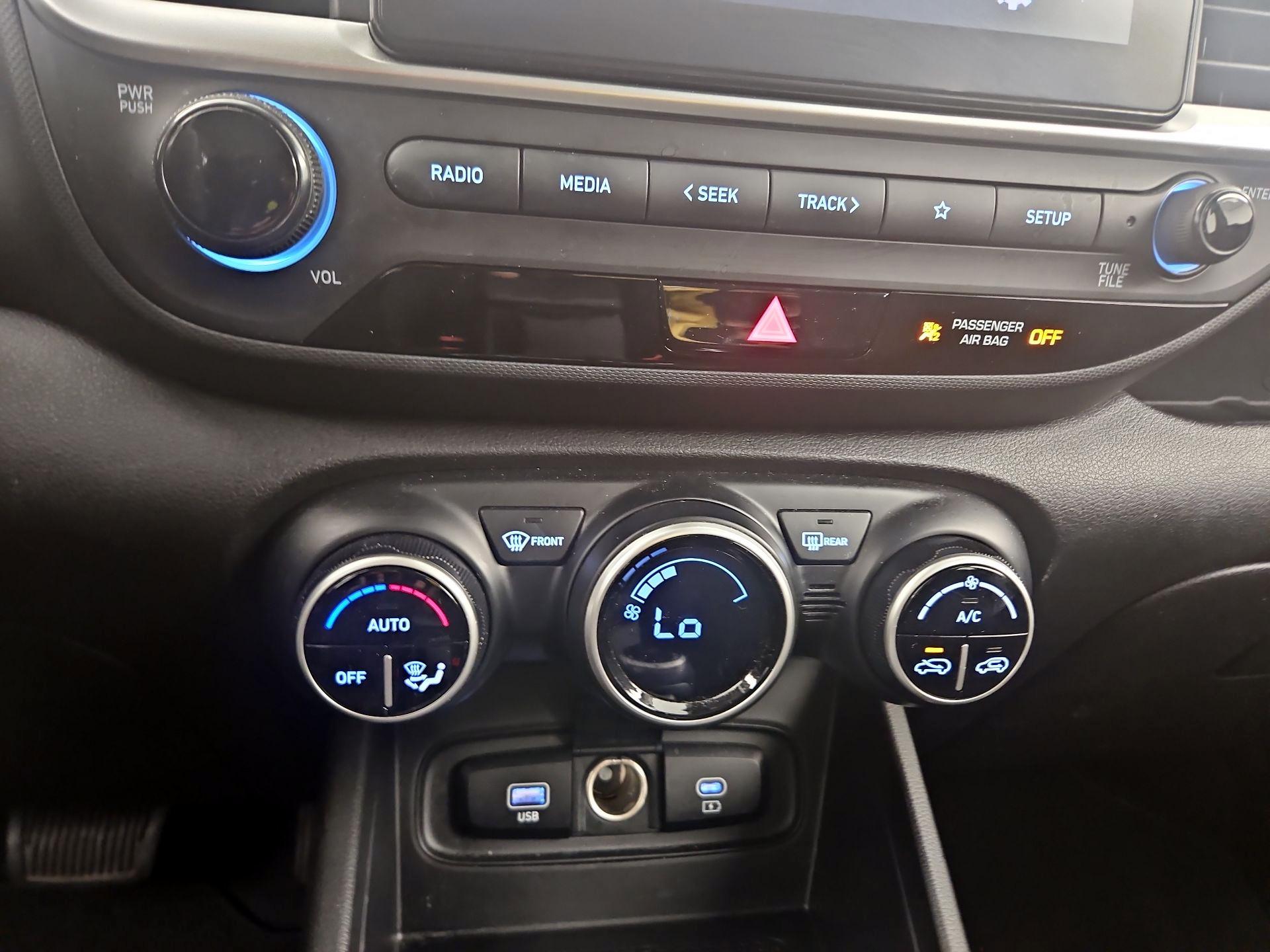 Thumbnail: 2023 Hyundai Venue - 14