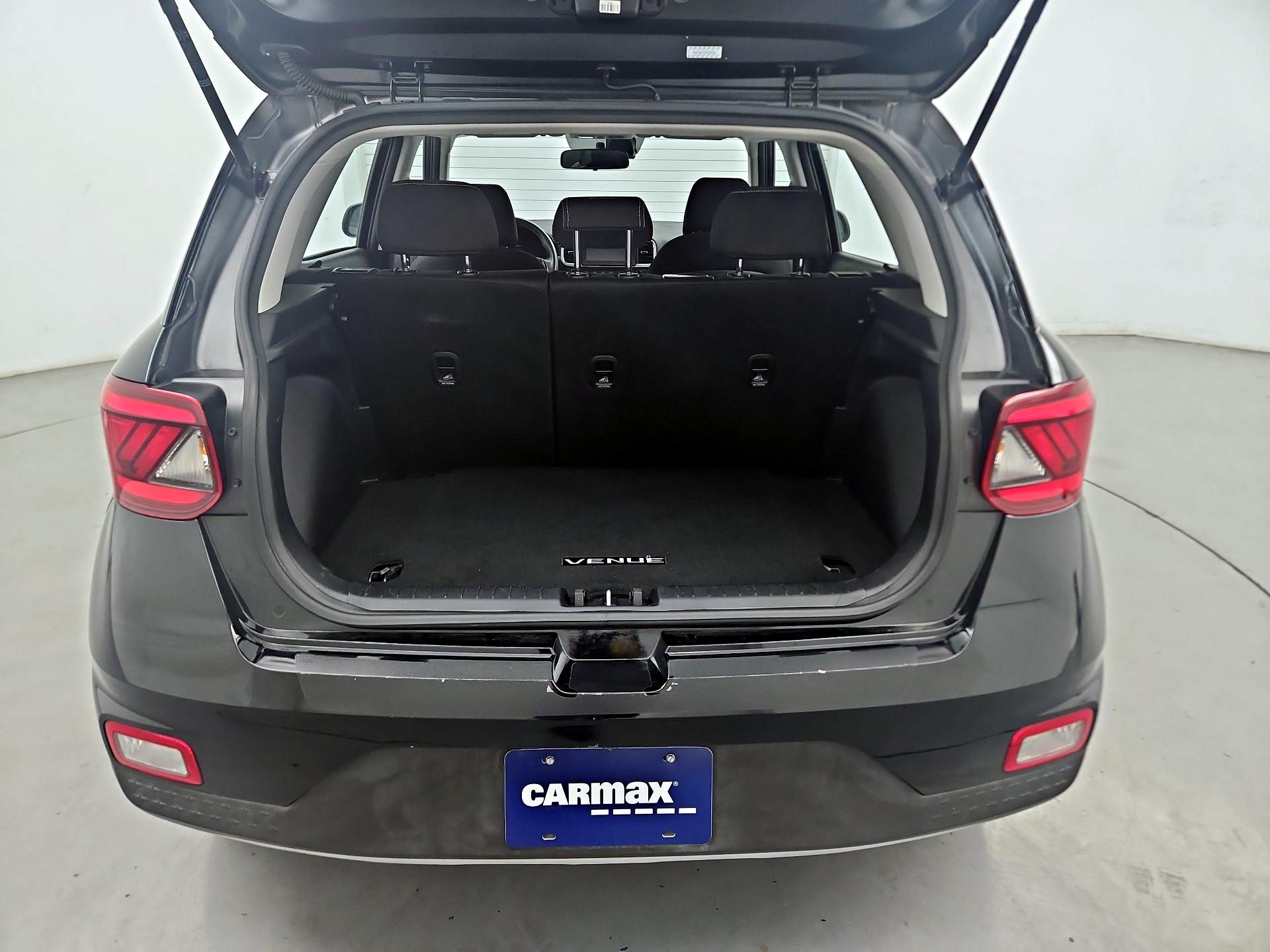 Thumbnail: 2023 Hyundai Venue - 17