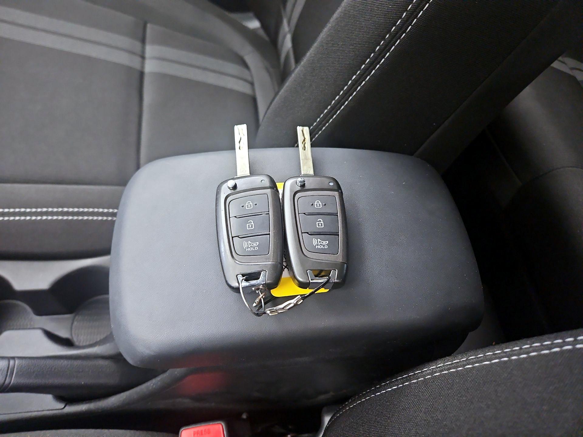 Thumbnail: 2023 Hyundai Venue - 20