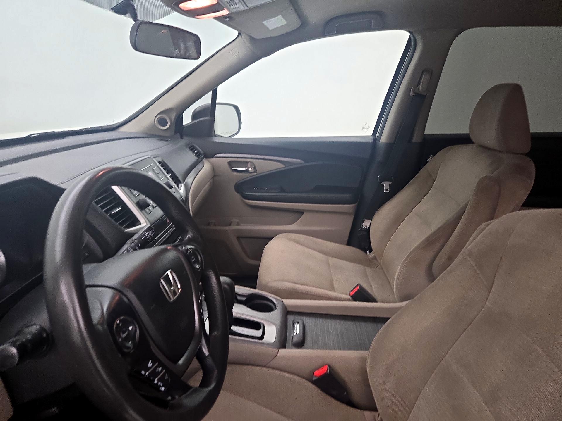 Thumbnail: 2016 Honda Pilot - 11
