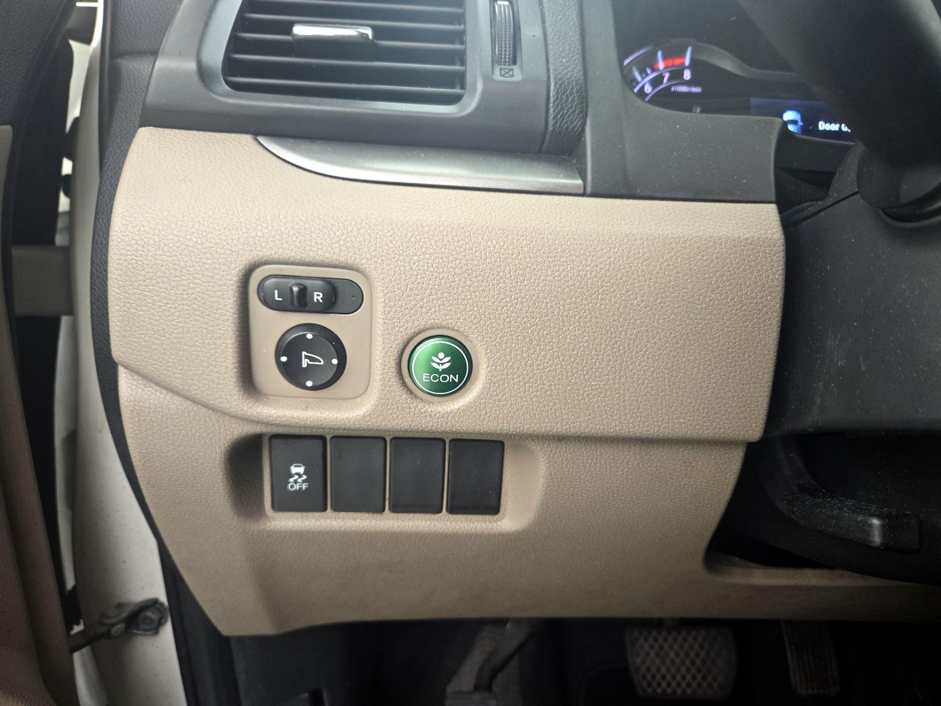Thumbnail: 2016 Honda Pilot - 13