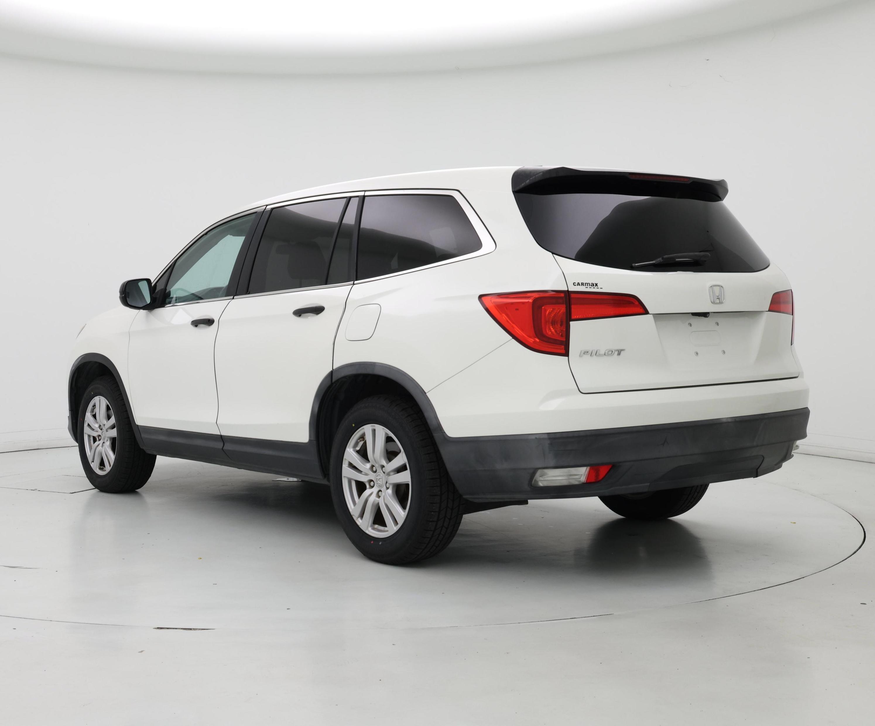 Thumbnail: 2016 Honda Pilot - 2