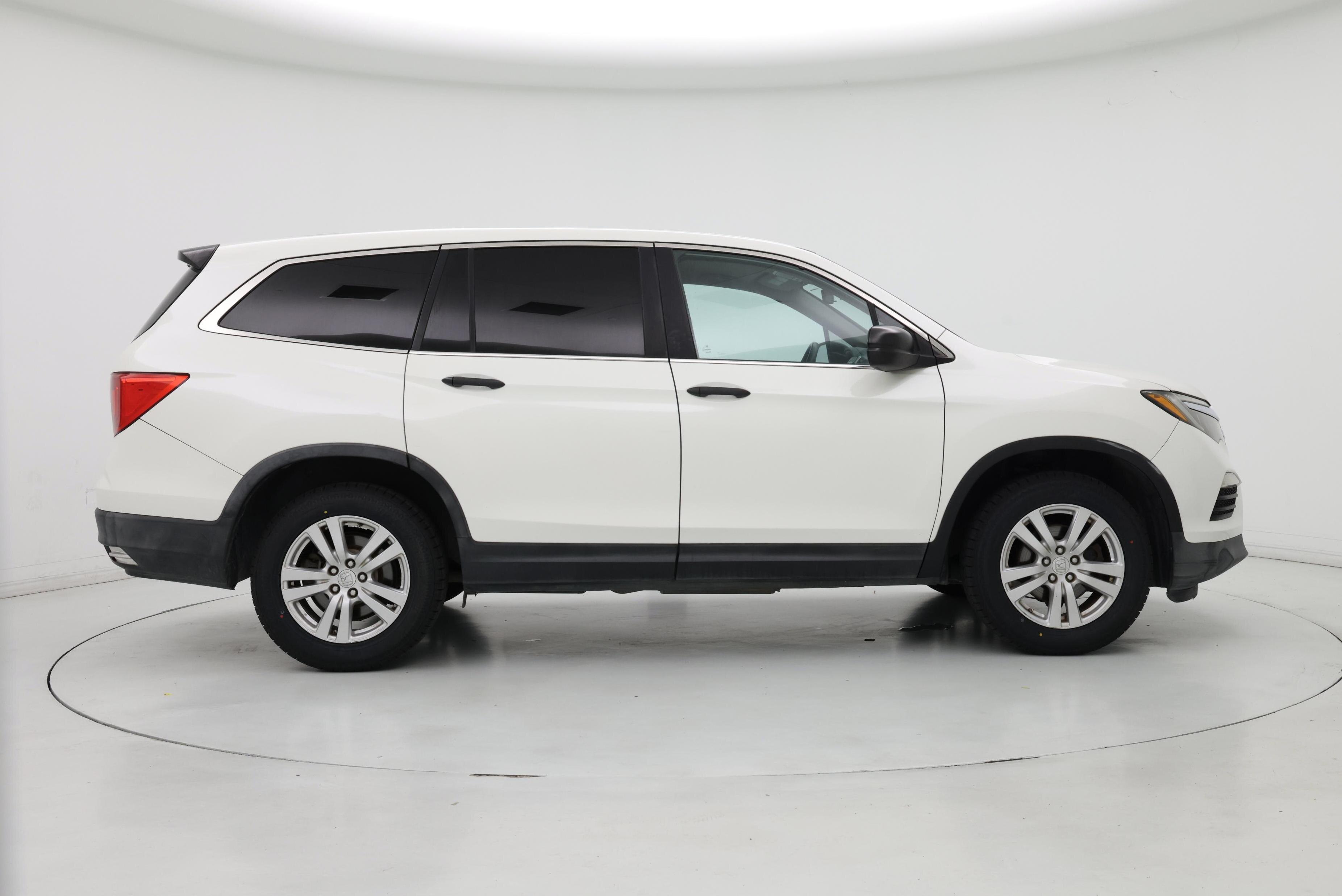 Thumbnail: 2016 Honda Pilot - 7