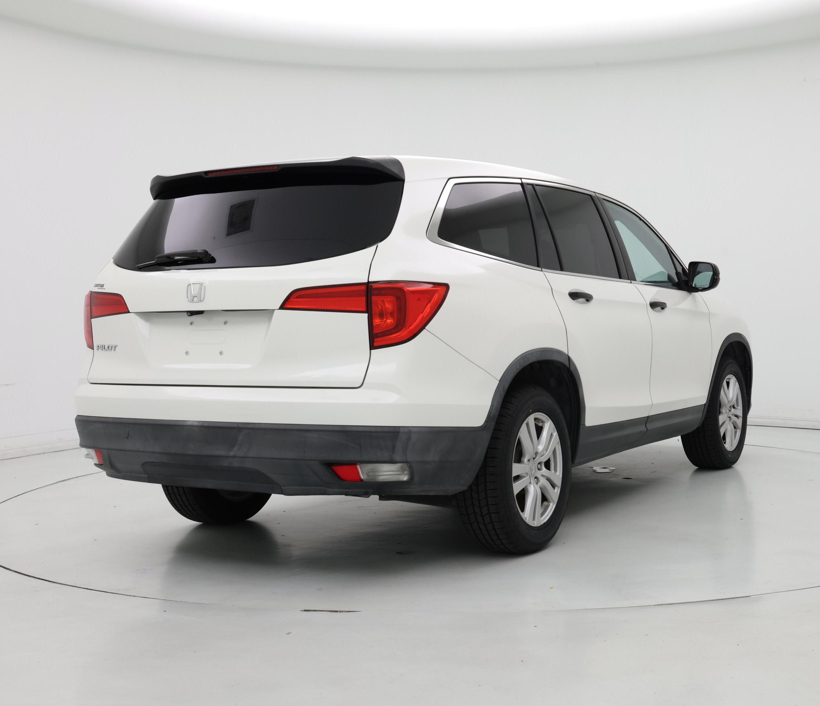 Thumbnail: 2016 Honda Pilot - 8