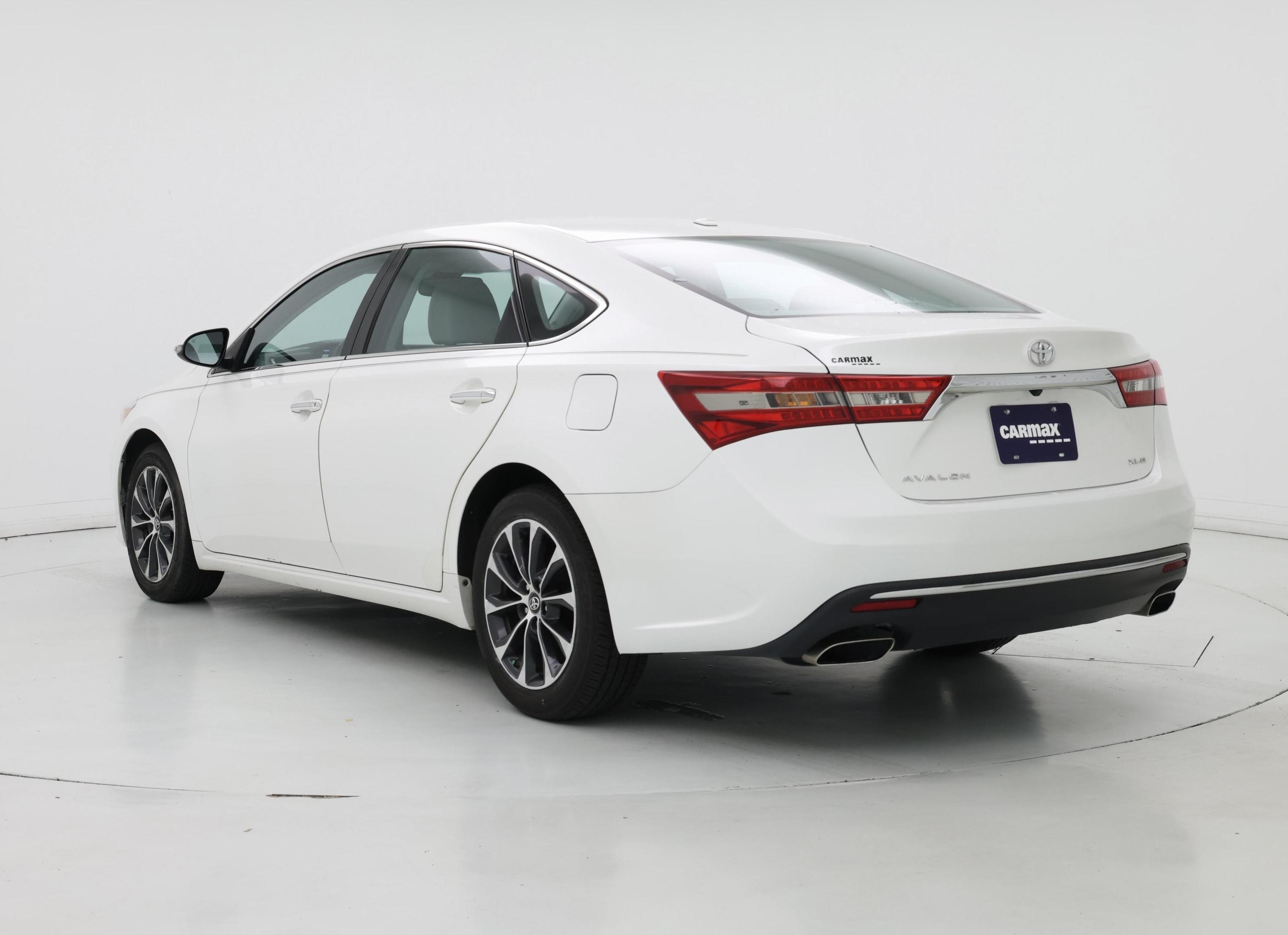 Thumbnail: 2017 Toyota Avalon - 2