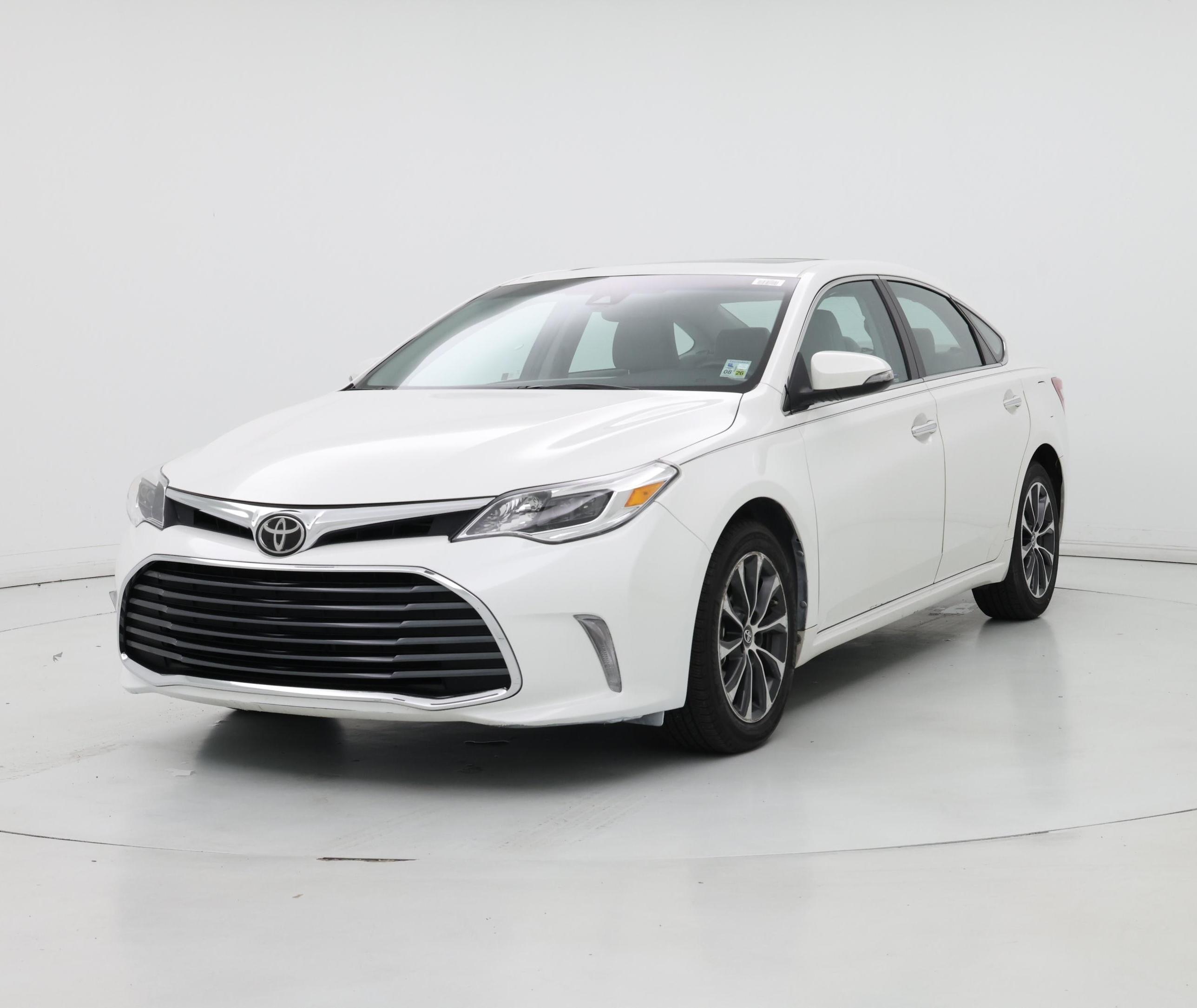 Thumbnail: 2017 Toyota Avalon - 4