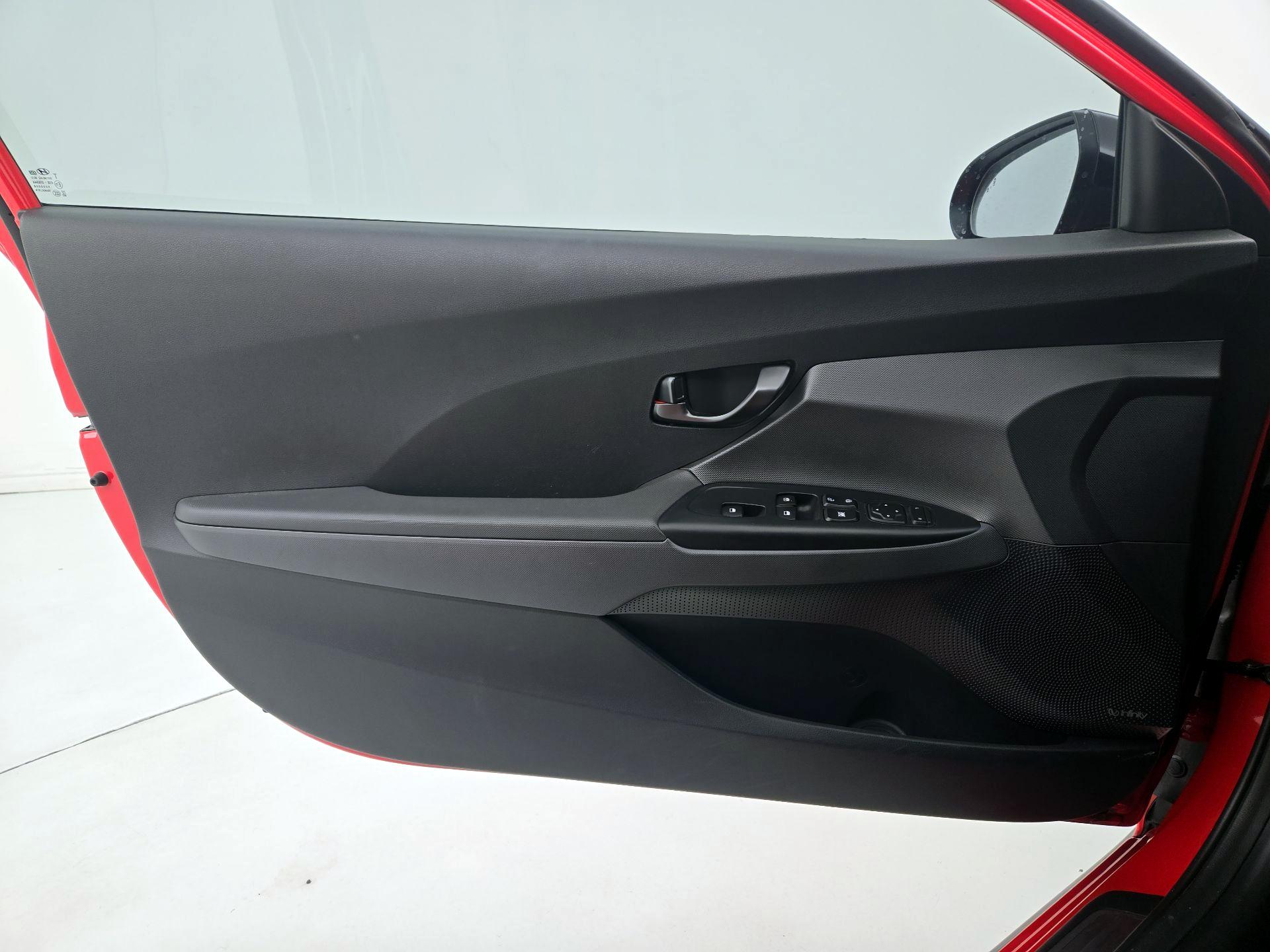Thumbnail: 2021 Hyundai Veloster - 12