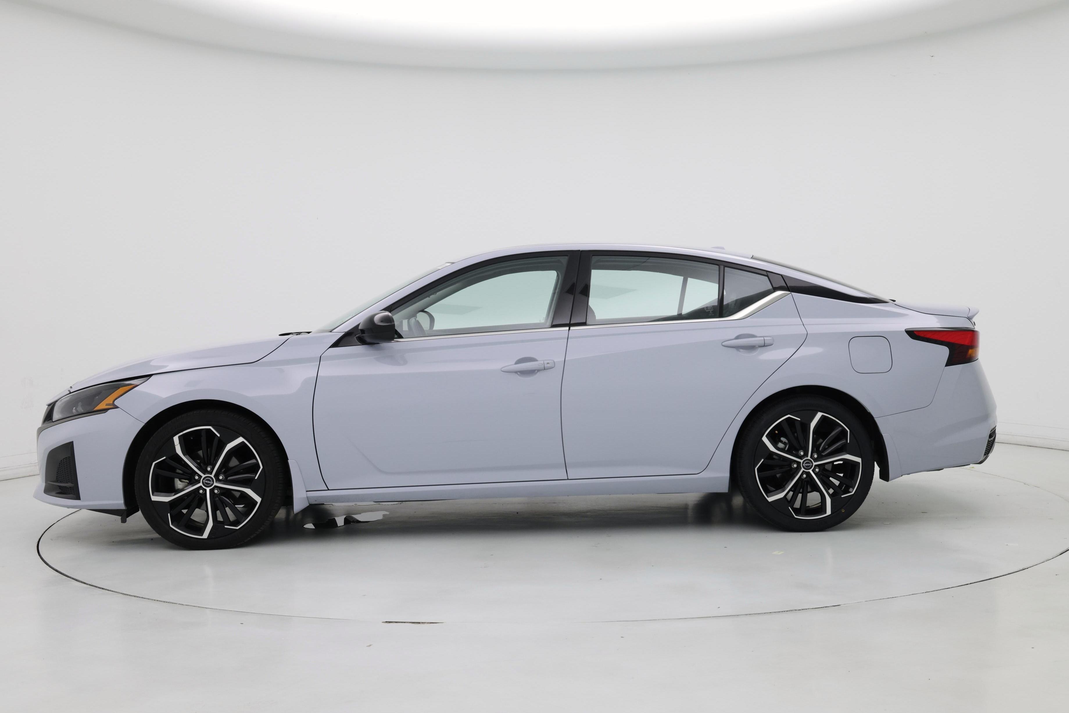 Thumbnail: 2023 Nissan Altima - 3