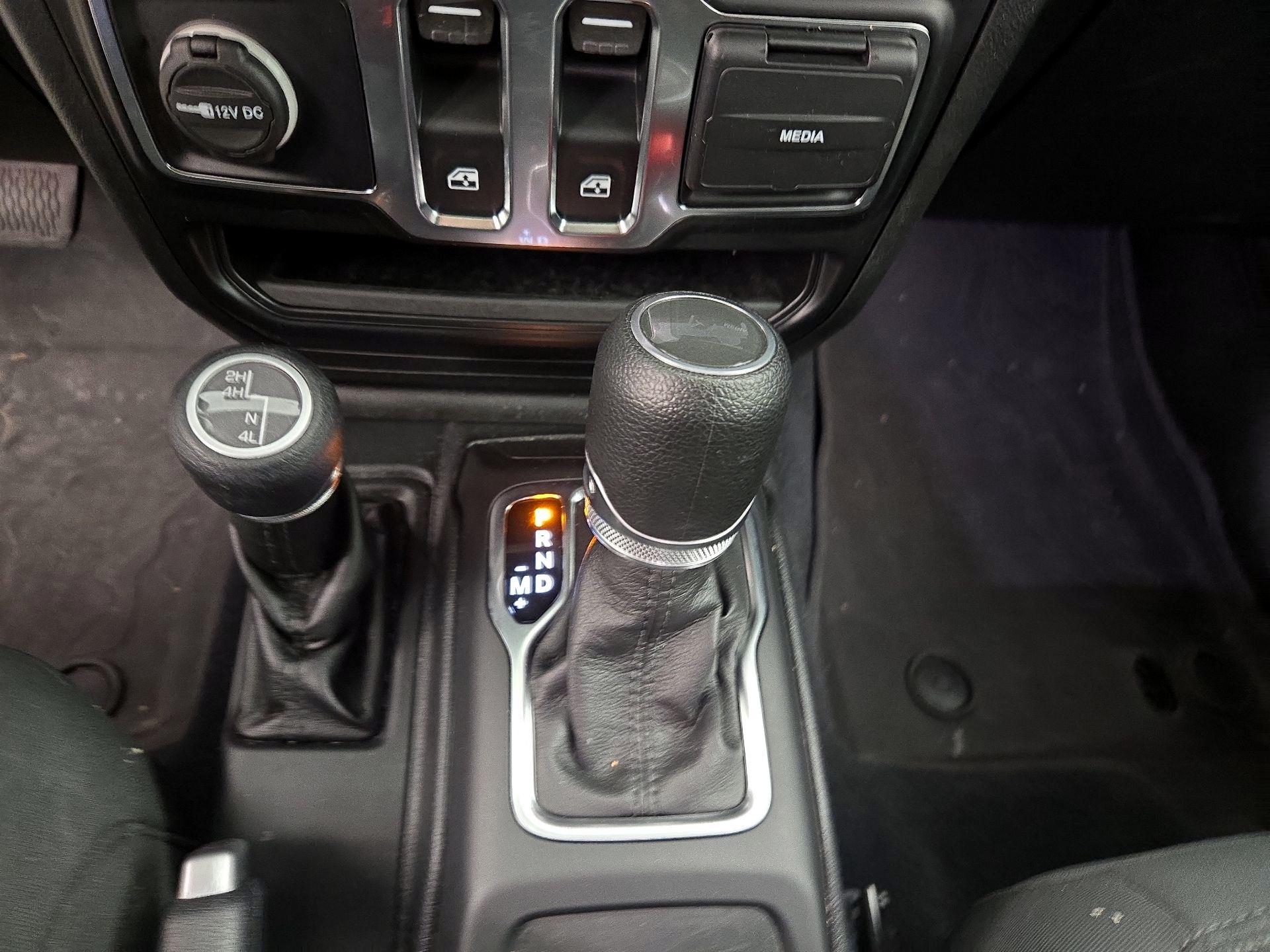Thumbnail: 2022 Jeep Wrangler - 17