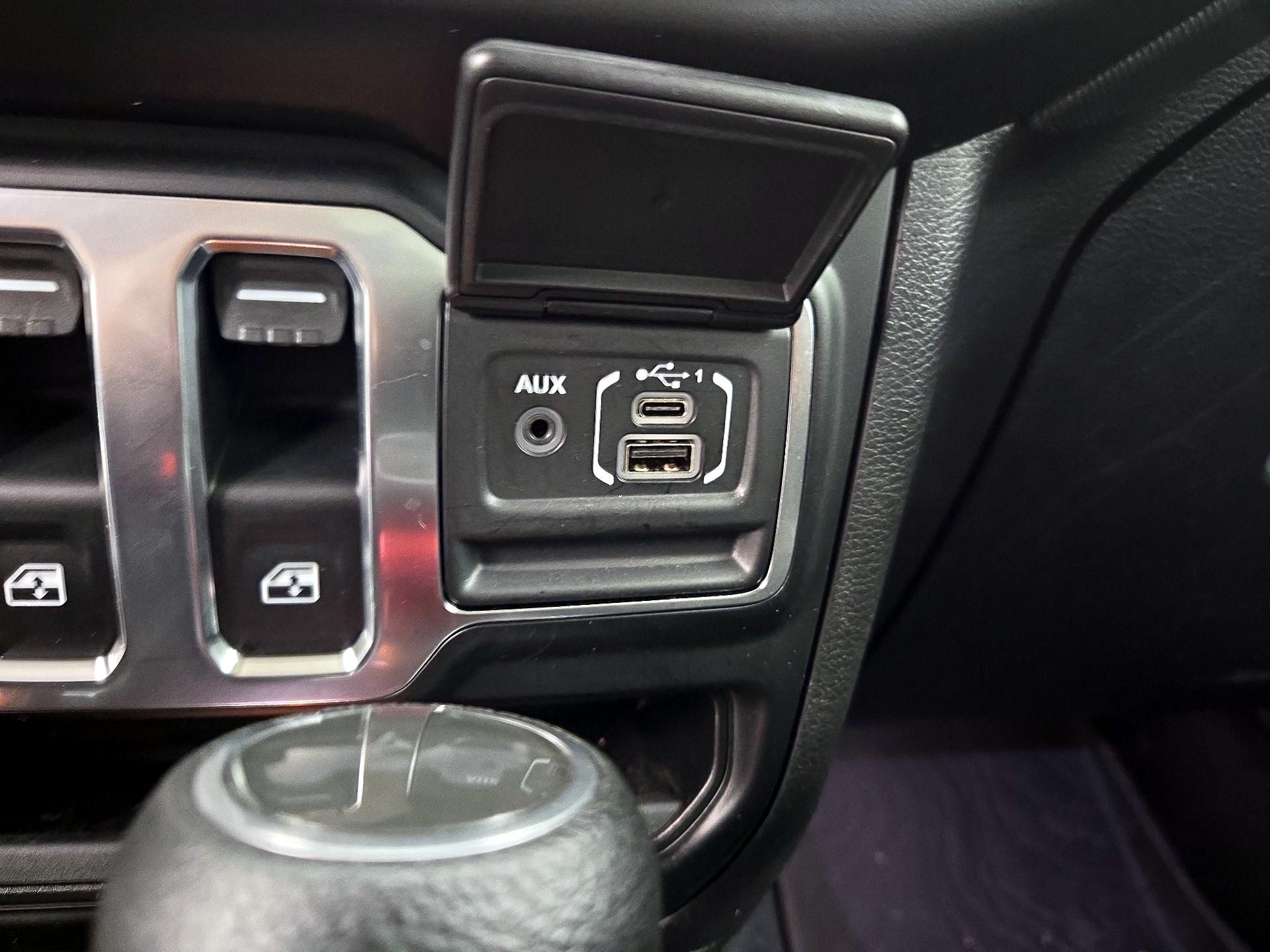 Thumbnail: 2022 Jeep Wrangler - 18