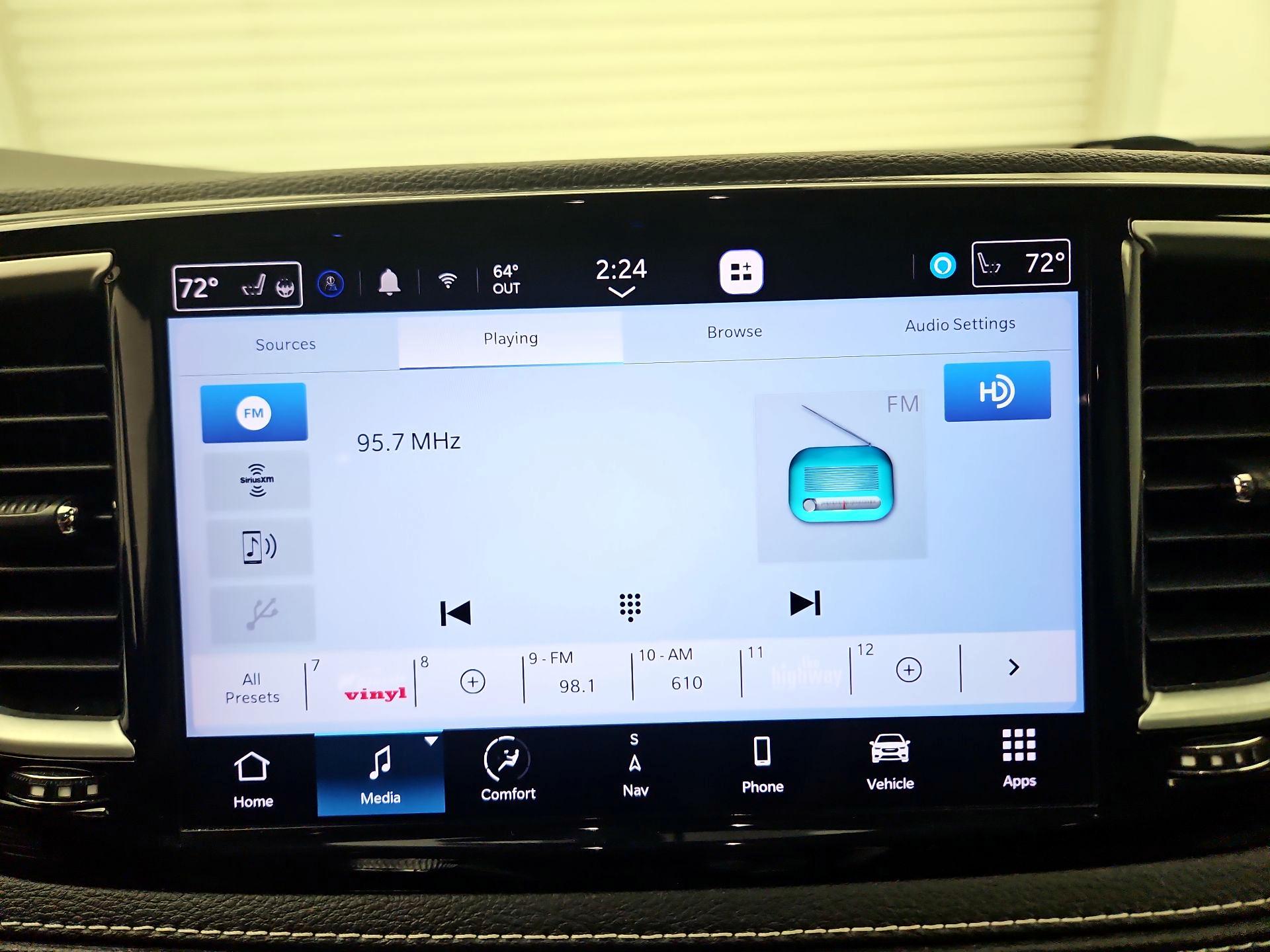 Thumbnail: 2023 Chrysler Pacifica - 15