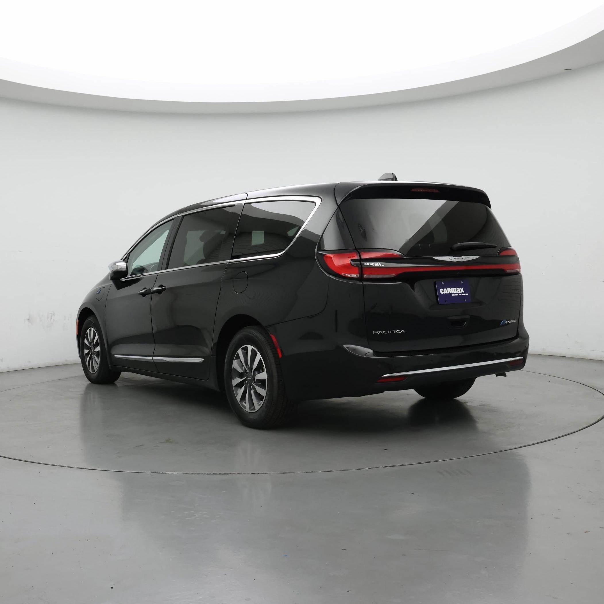 Thumbnail: 2023 Chrysler Pacifica - 2