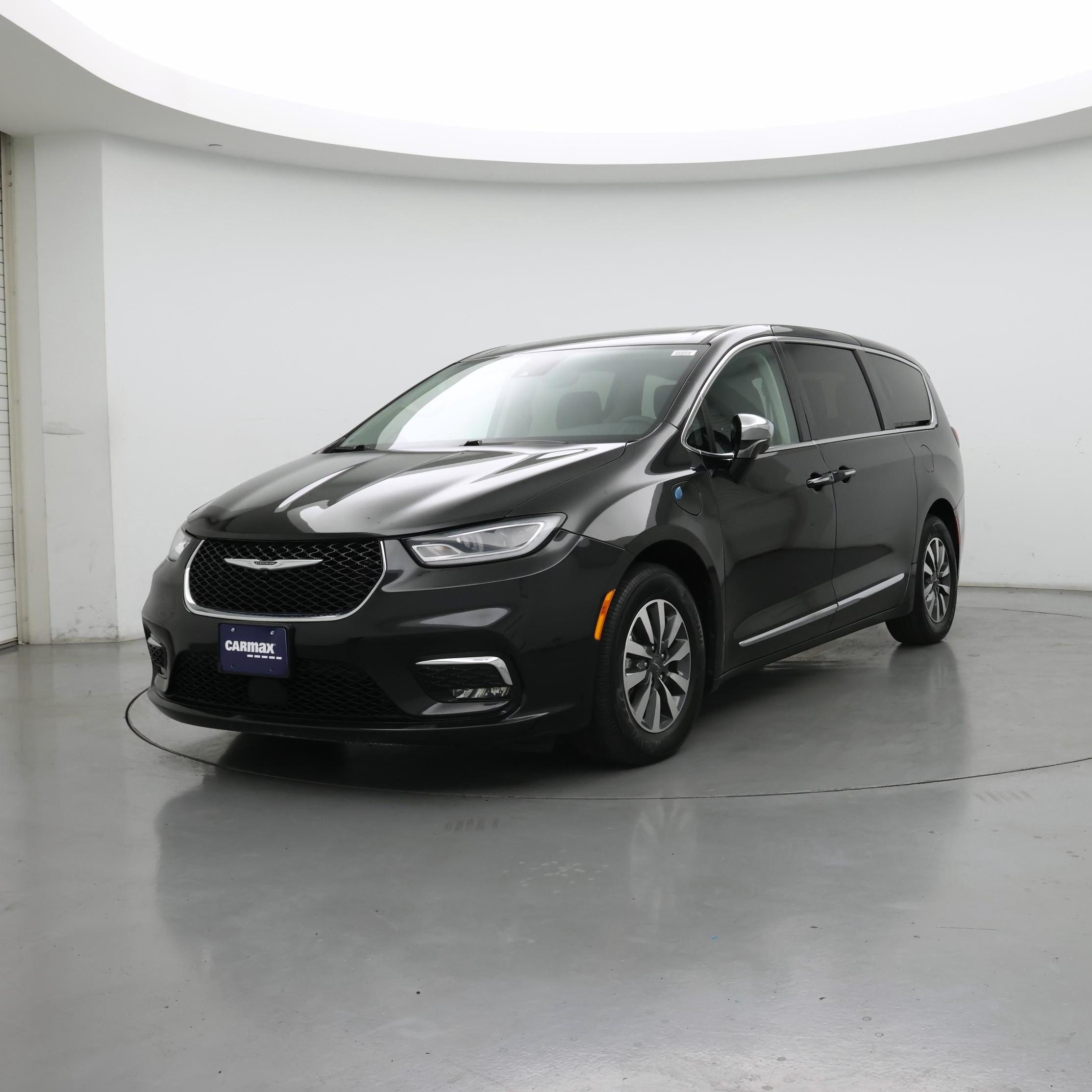 Thumbnail: 2023 Chrysler Pacifica - 4