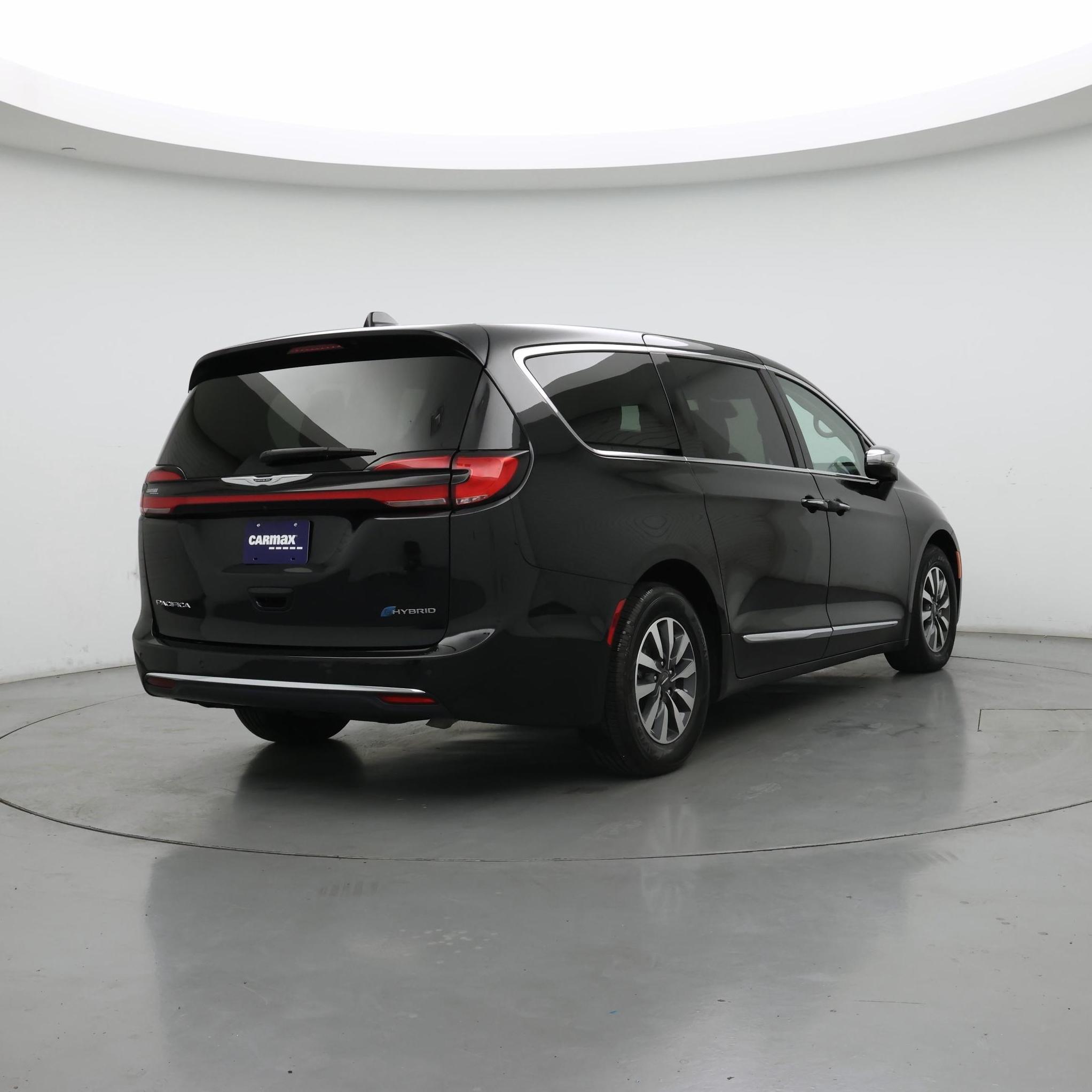Thumbnail: 2023 Chrysler Pacifica - 8
