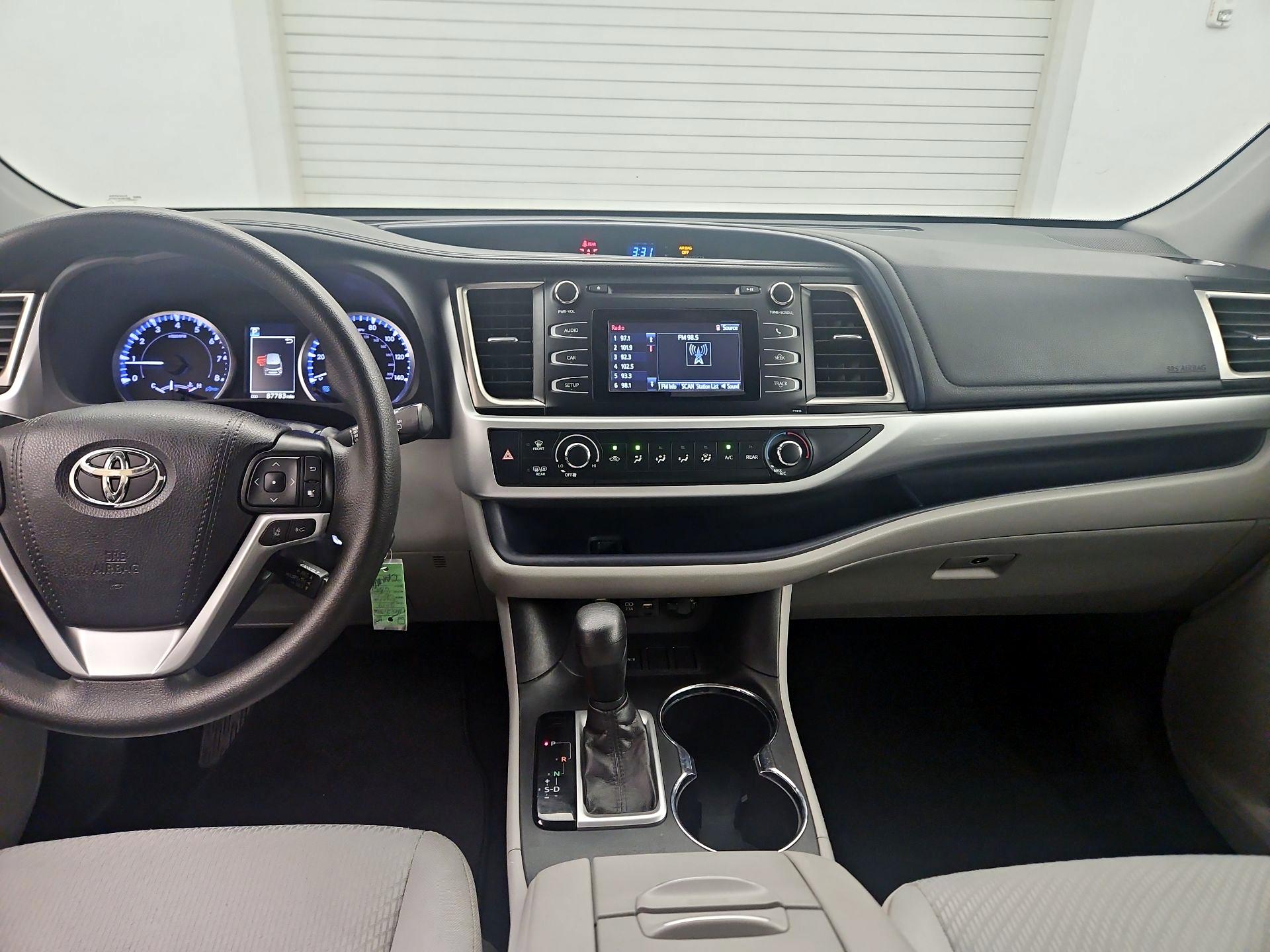 Thumbnail: 2019 Toyota Highlander - 9