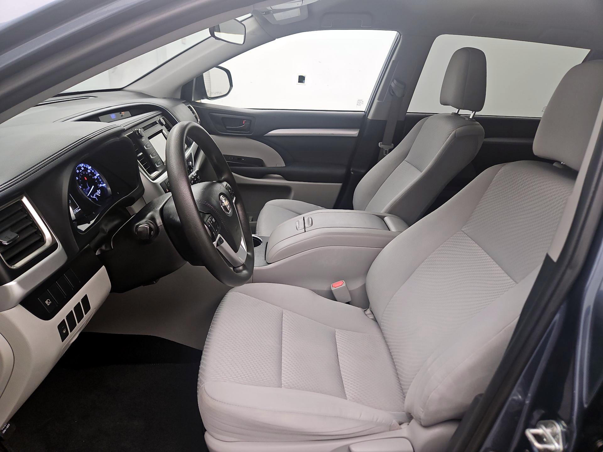 Thumbnail: 2019 Toyota Highlander - 11
