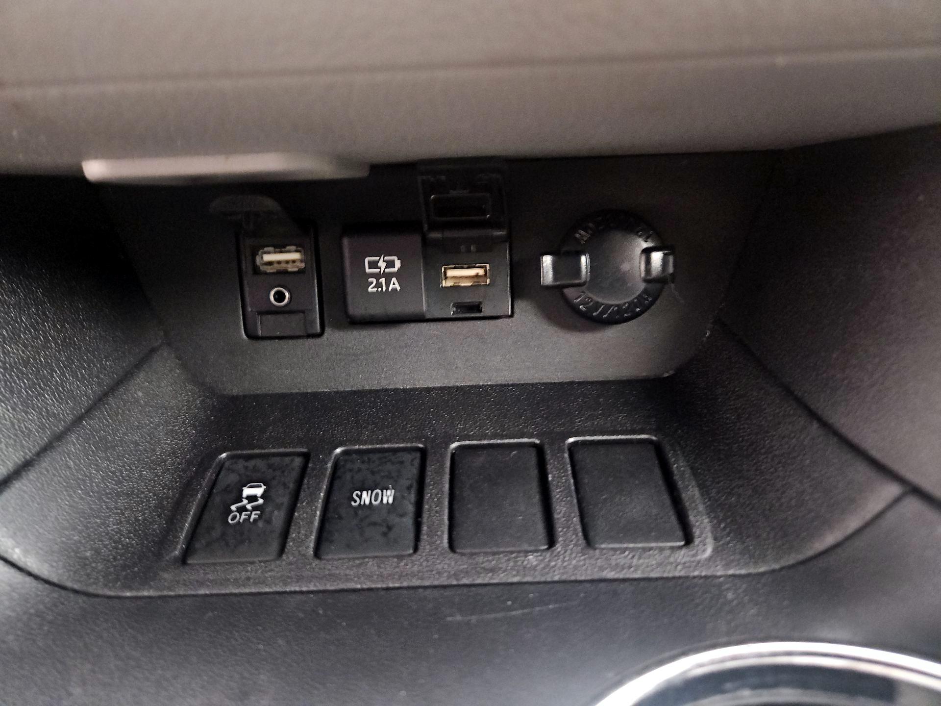 Thumbnail: 2019 Toyota Highlander - 18