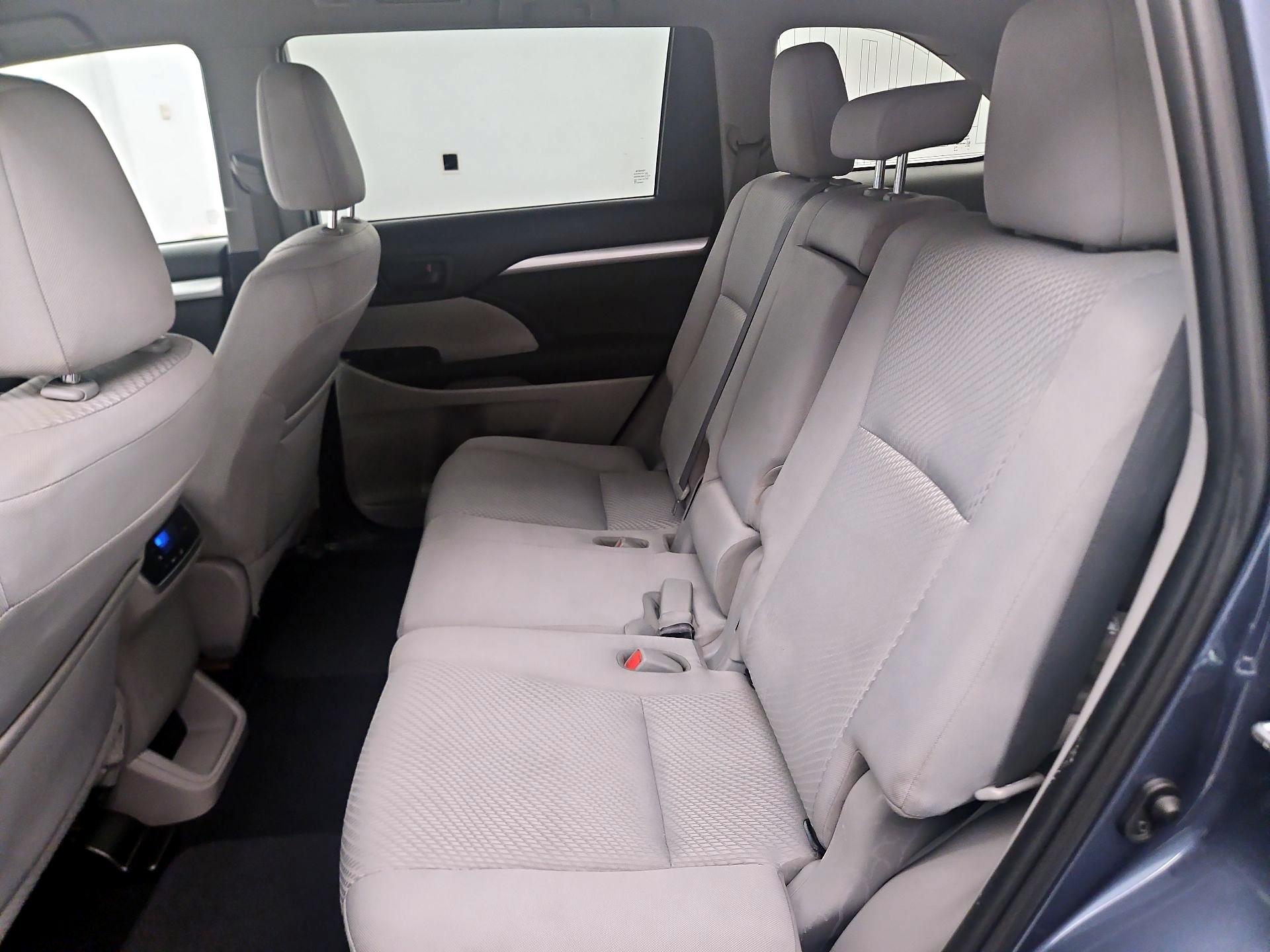 Thumbnail: 2019 Toyota Highlander - 19