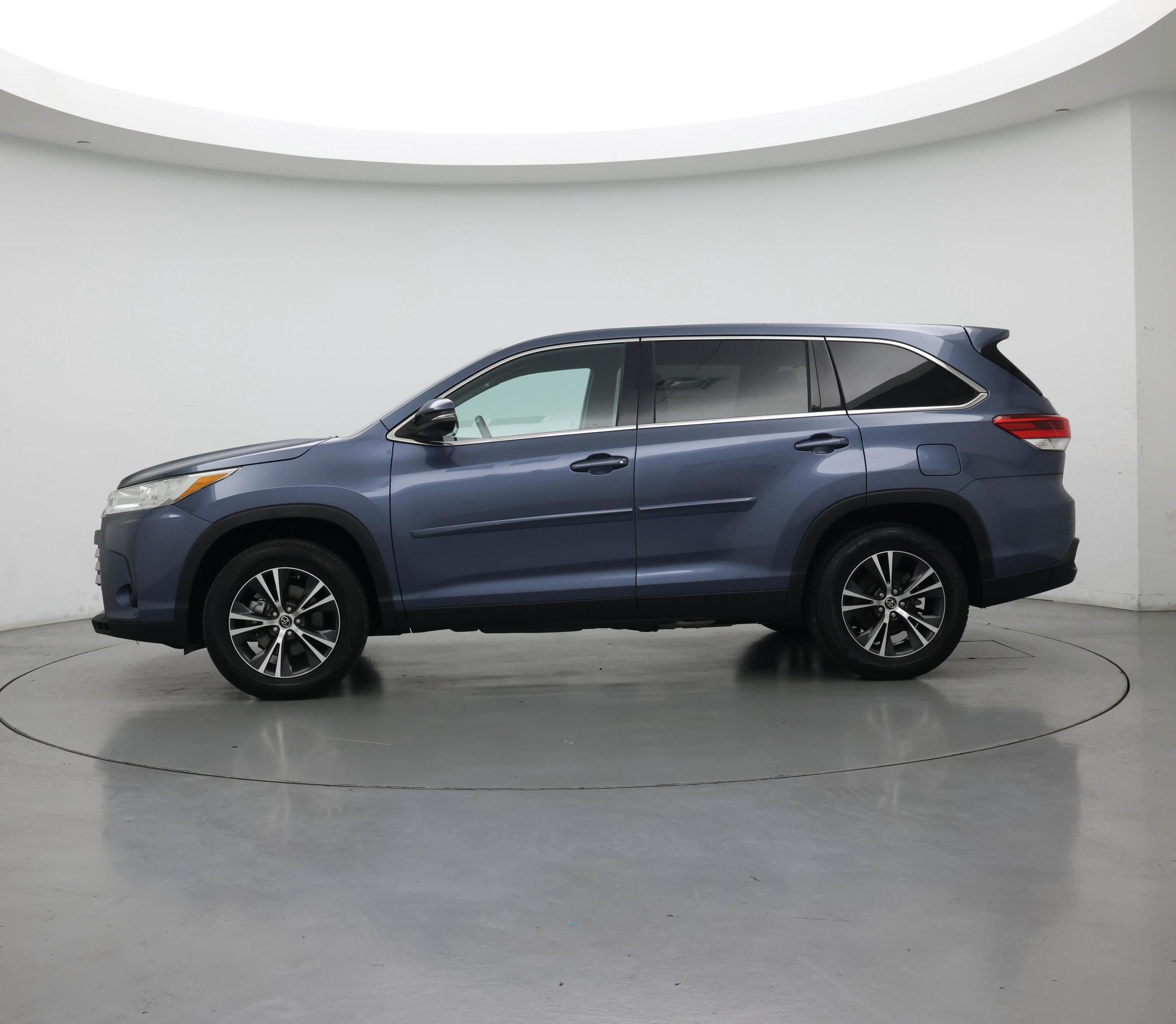 Thumbnail: 2019 Toyota Highlander - 3