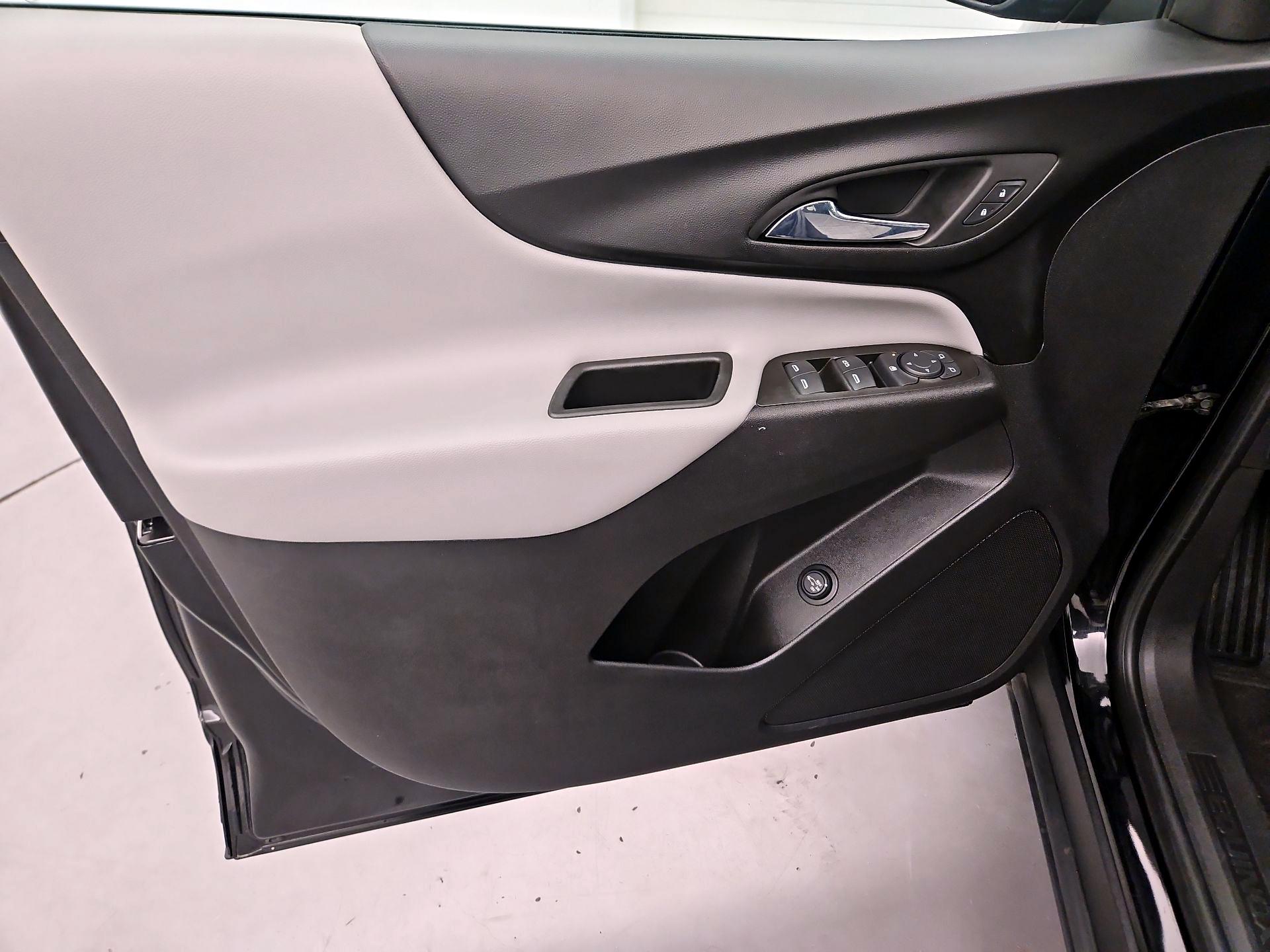 Thumbnail: 2022 Chevrolet Equinox - 12