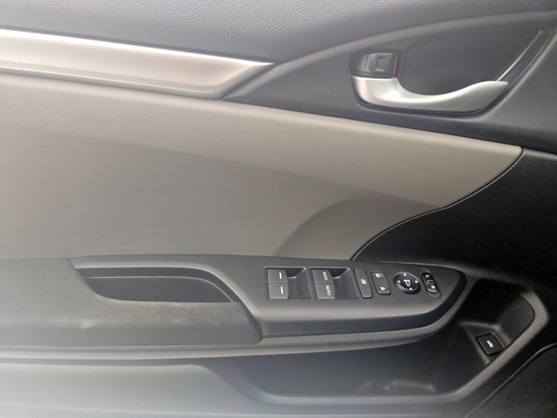Thumbnail: 2017 Honda Civic - 12