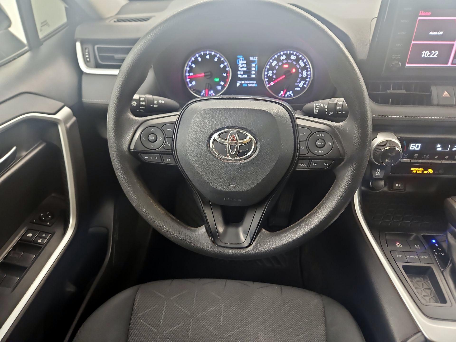 Thumbnail: 2019 Toyota RAV4 - 10