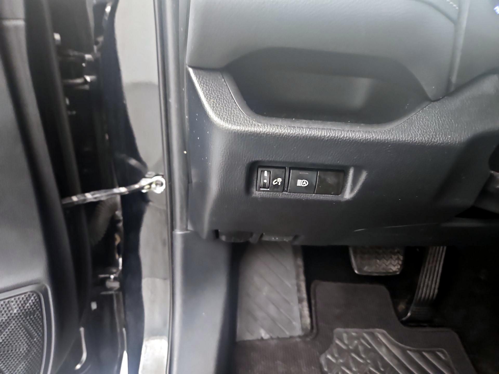 Thumbnail: 2019 Toyota RAV4 - 13