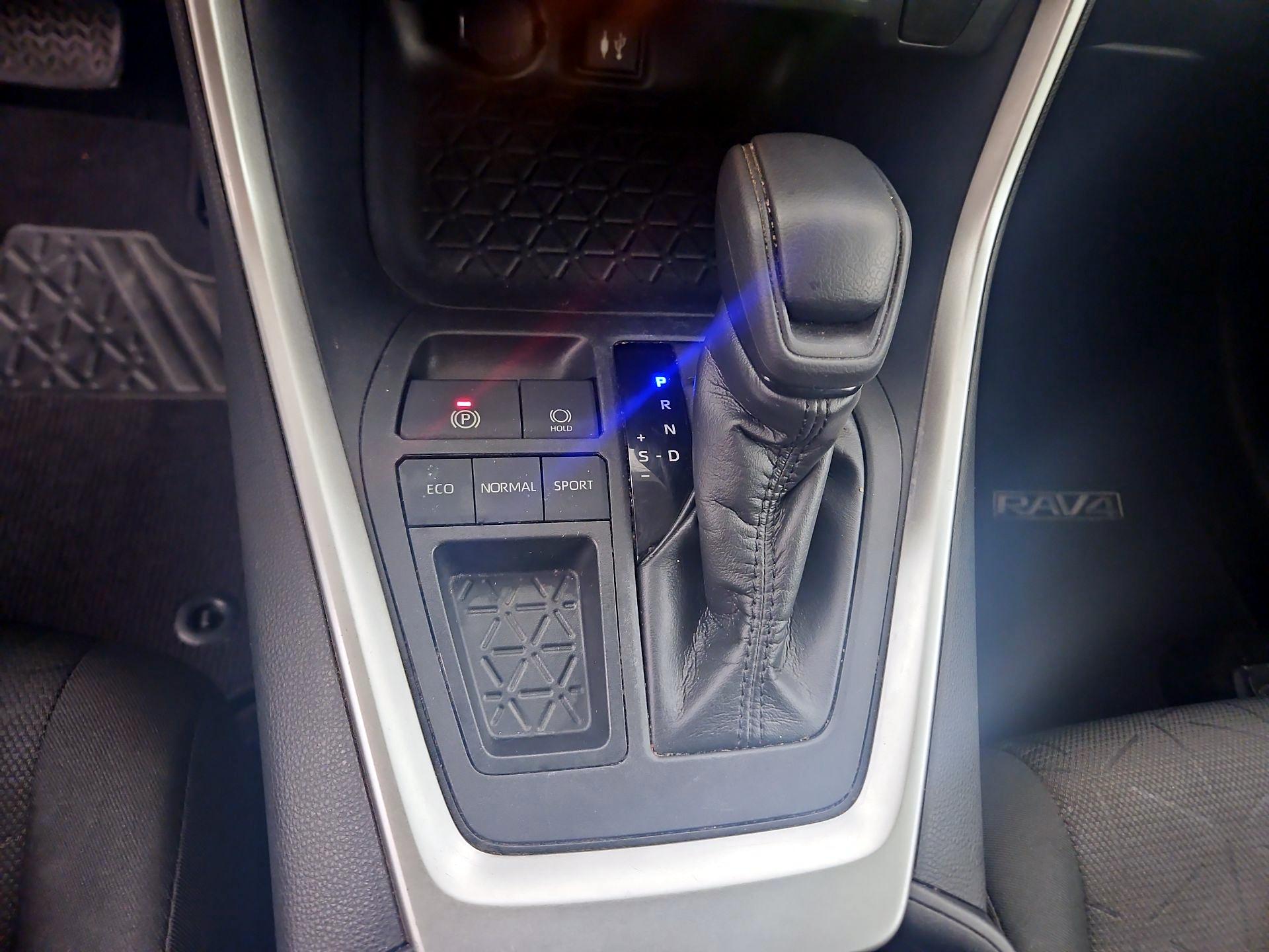 Thumbnail: 2019 Toyota RAV4 - 16