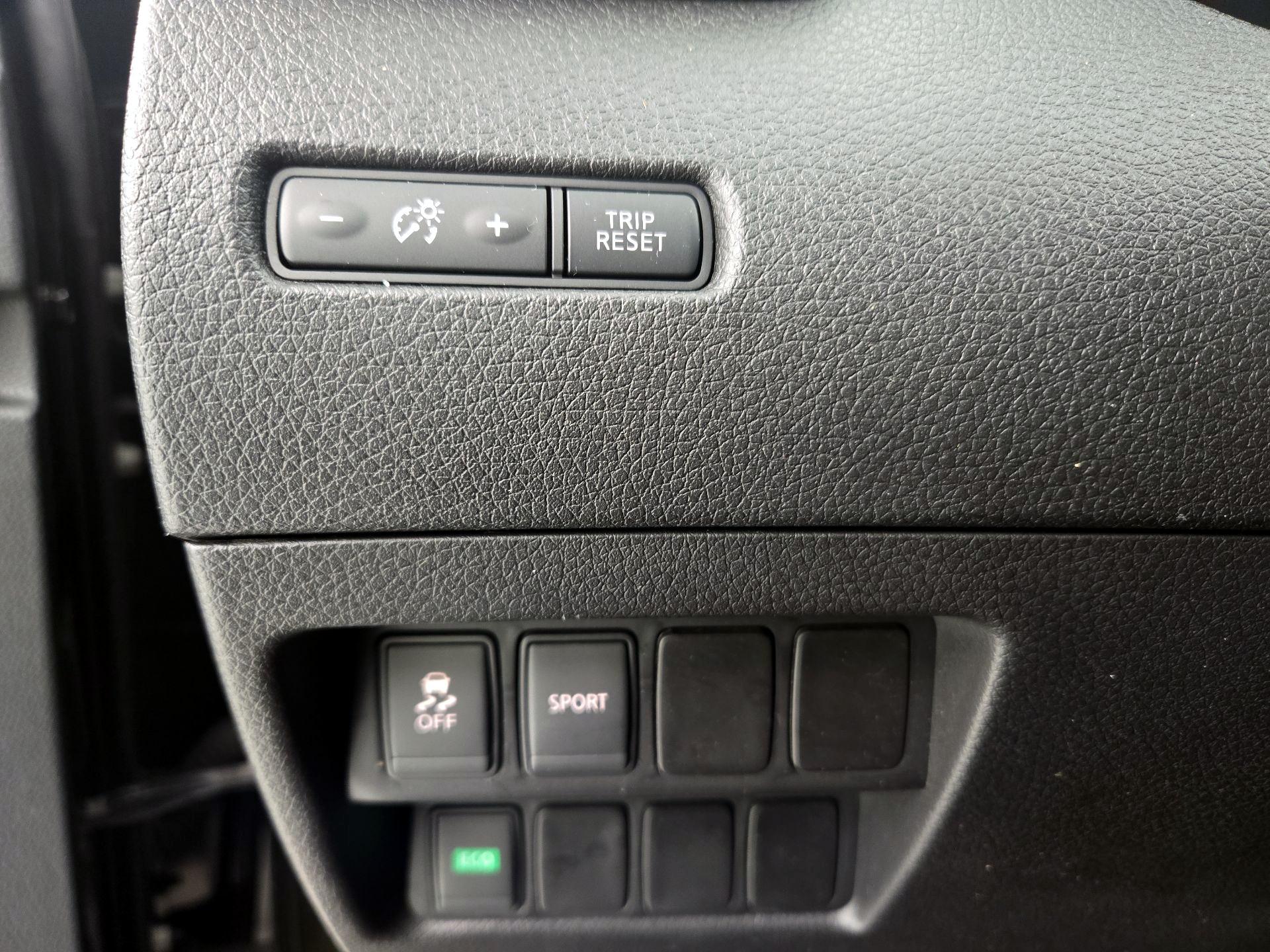 Thumbnail: 2016 Nissan Rogue - 13