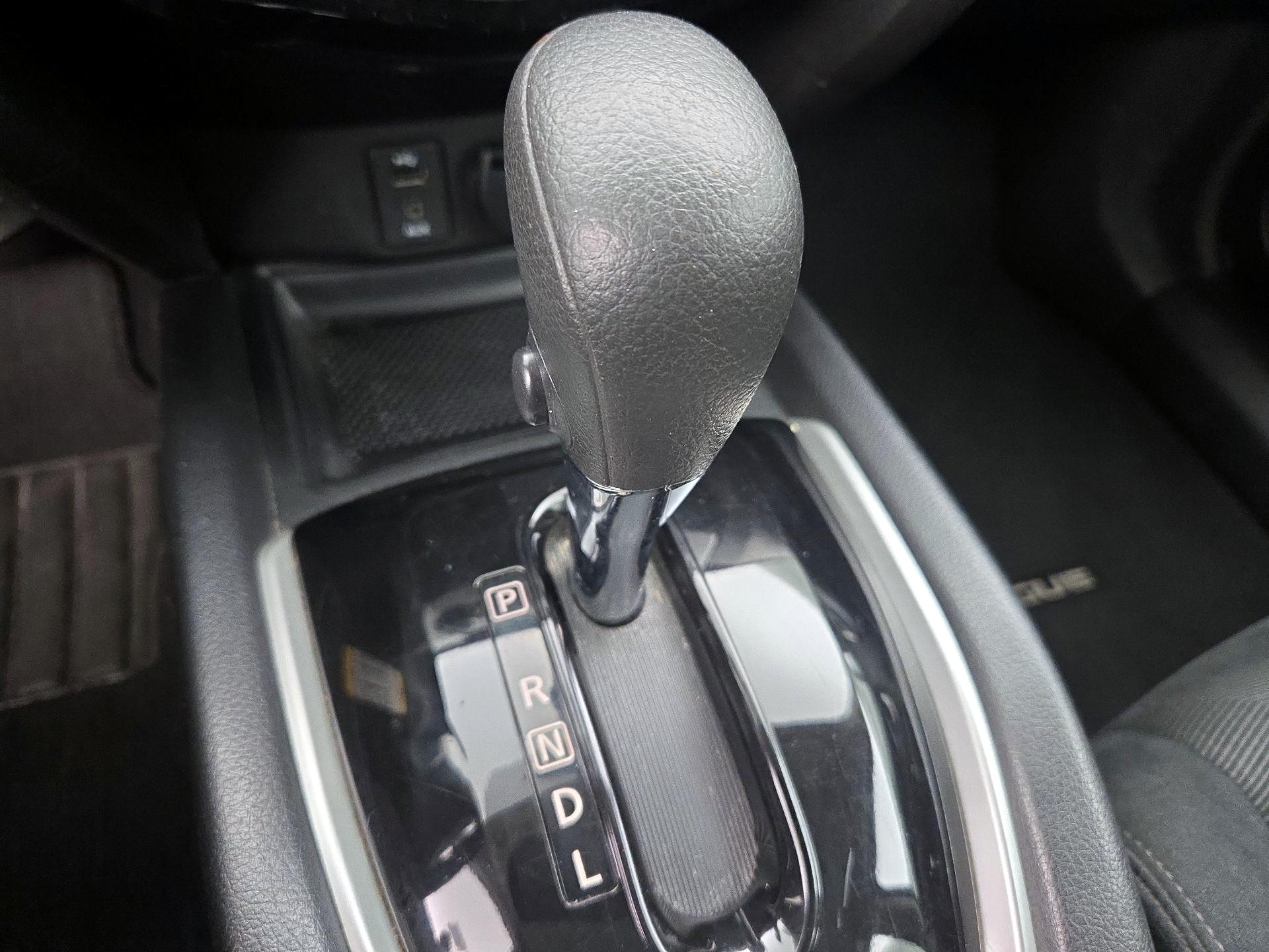 Thumbnail: 2016 Nissan Rogue - 16