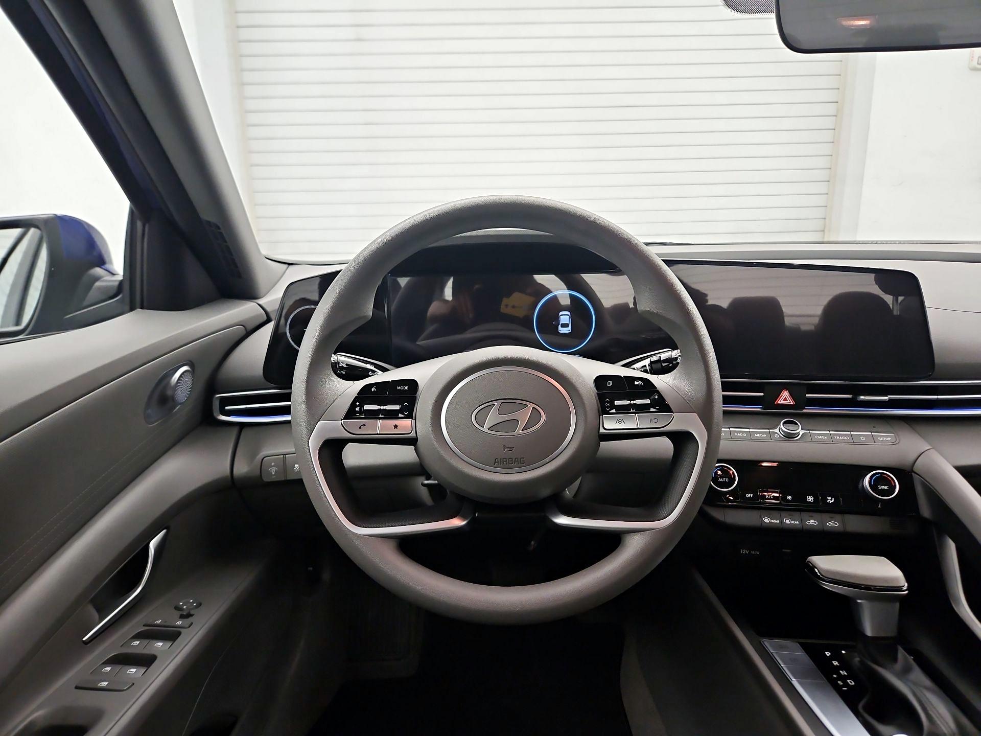 Thumbnail: 2024 Hyundai Elantra - 10
