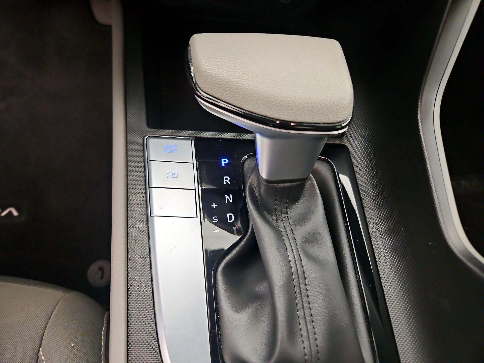Thumbnail: 2024 Hyundai Elantra - 17
