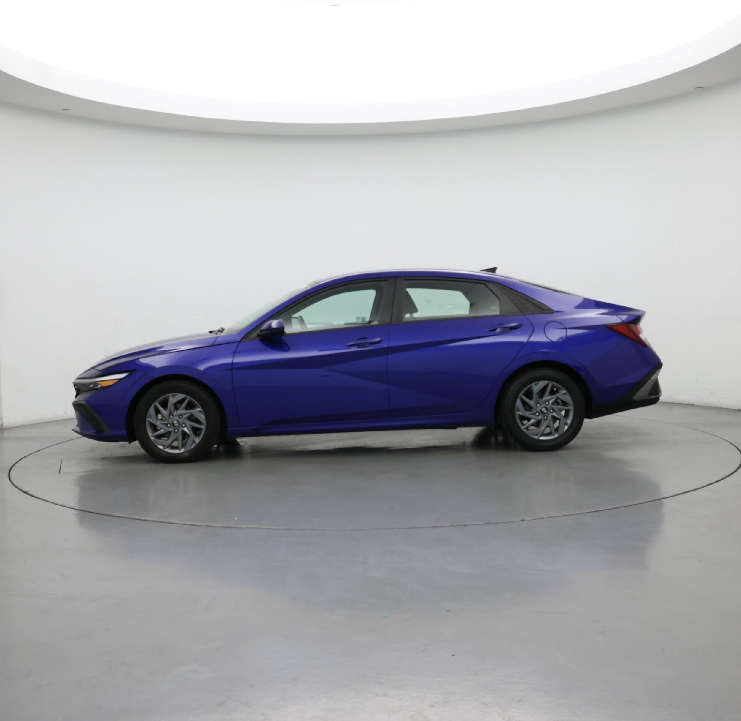 Thumbnail: 2024 Hyundai Elantra - 3
