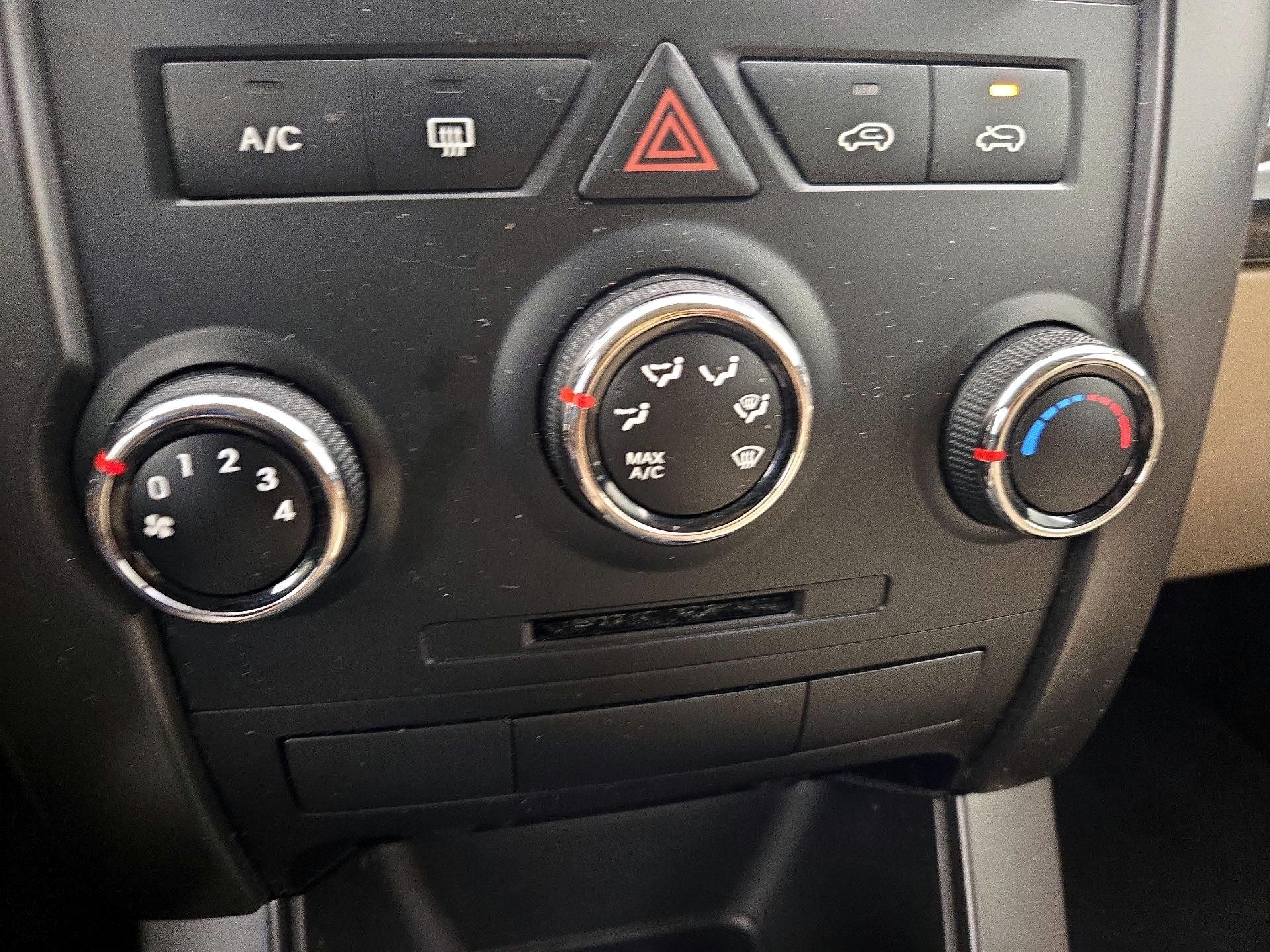 Thumbnail: 2013 Kia Sorento - 15