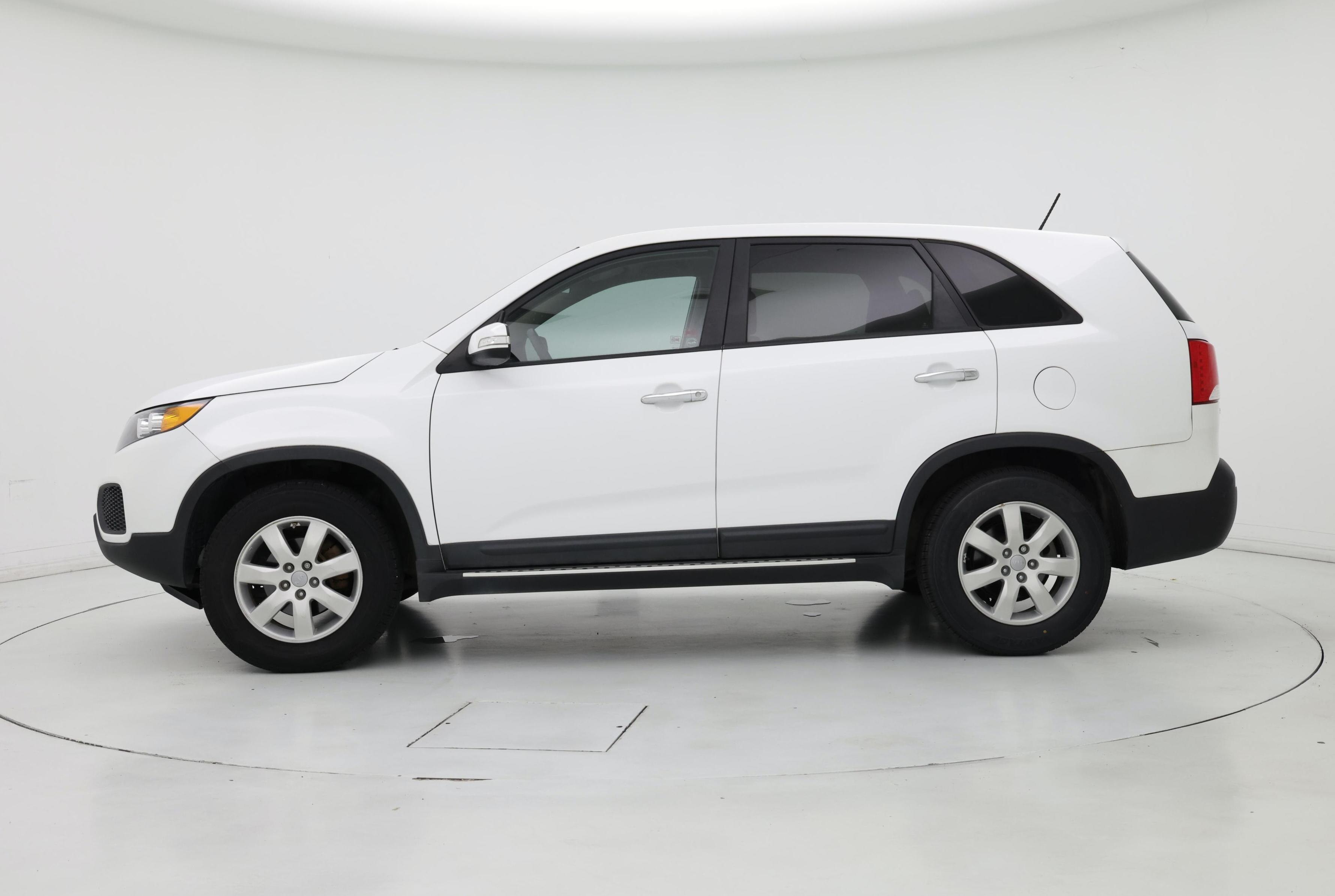 Thumbnail: 2013 Kia Sorento - 3