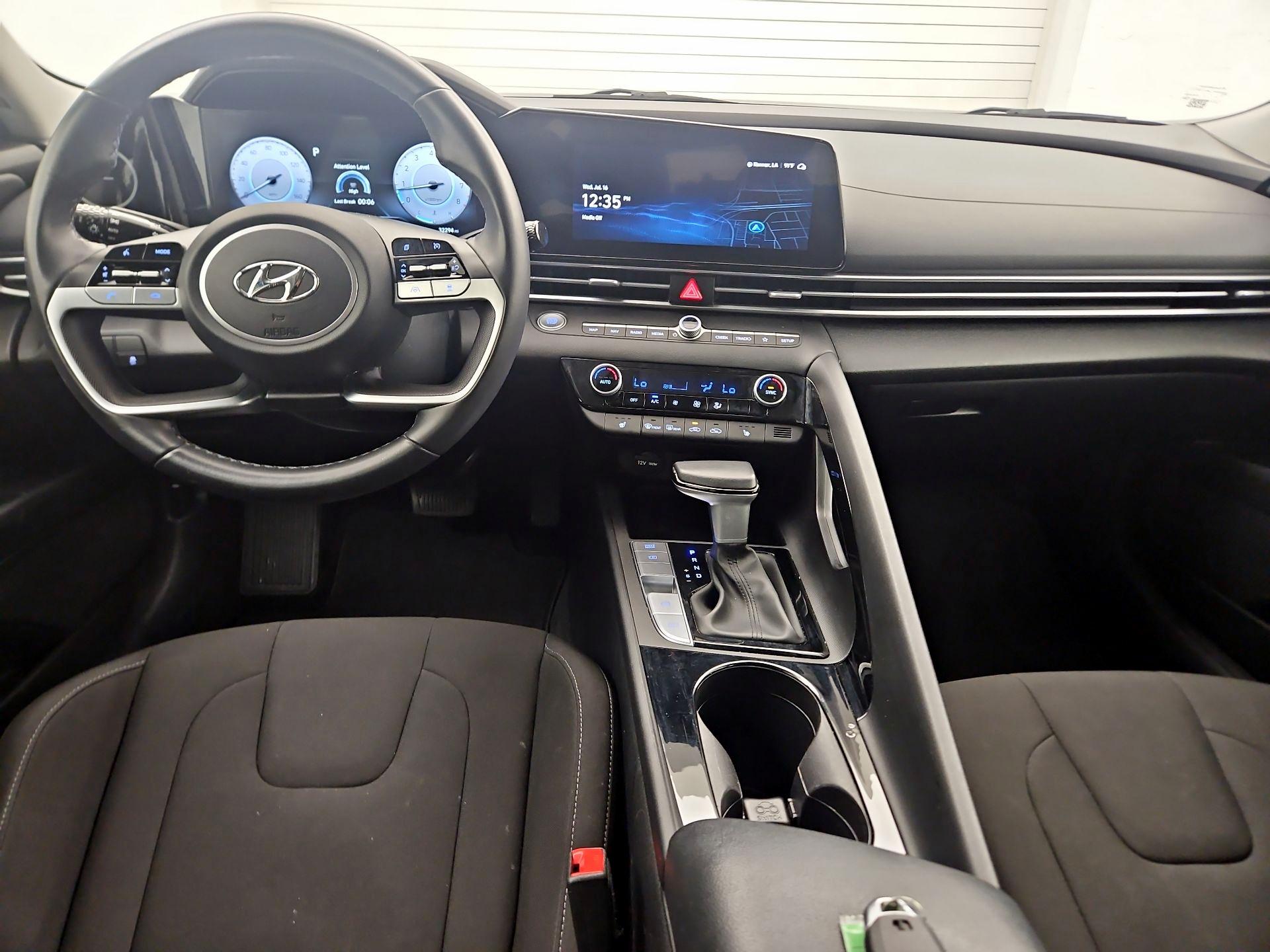 Thumbnail: 2023 Hyundai Elantra - 9