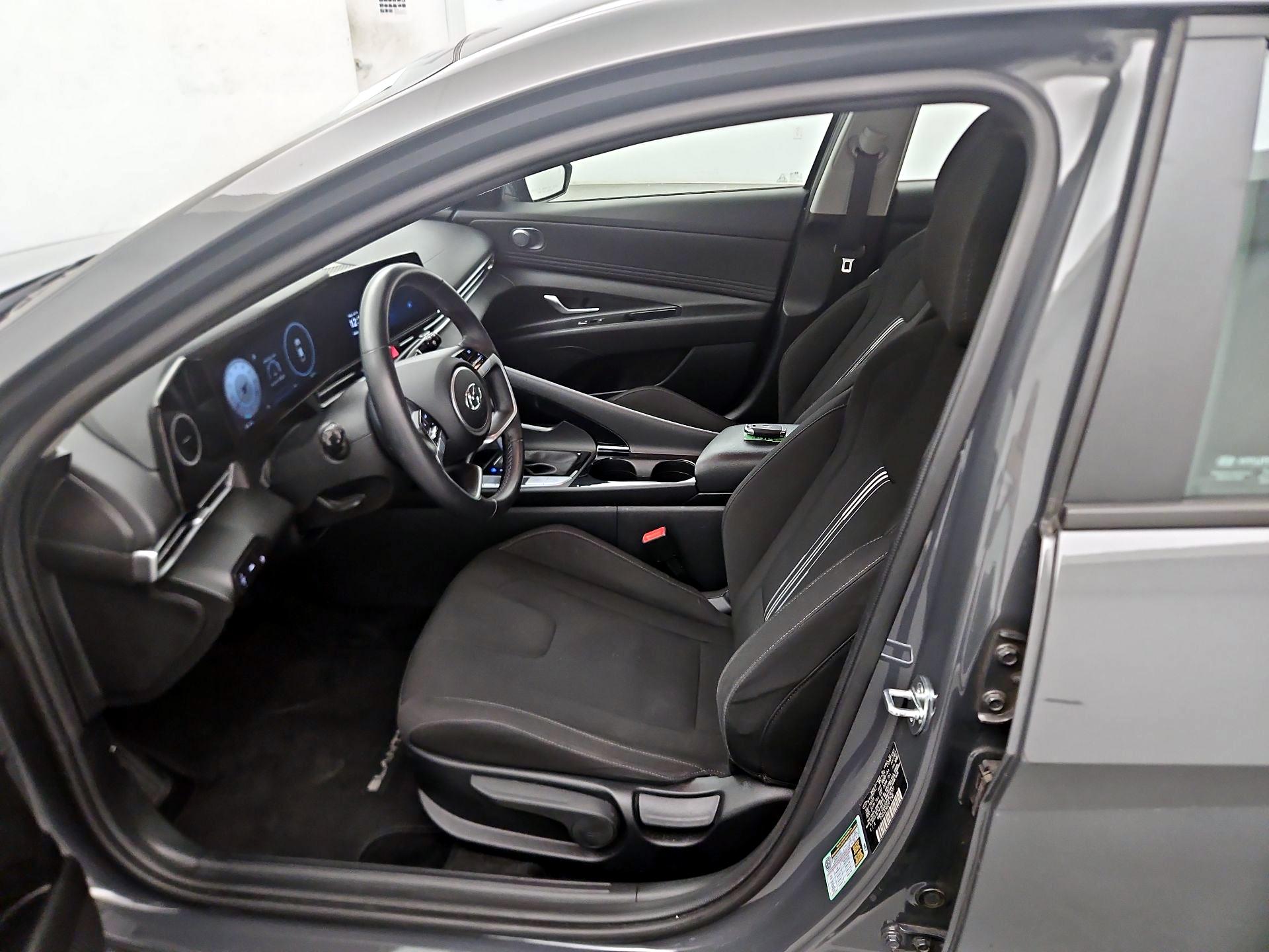 Thumbnail: 2023 Hyundai Elantra - 11
