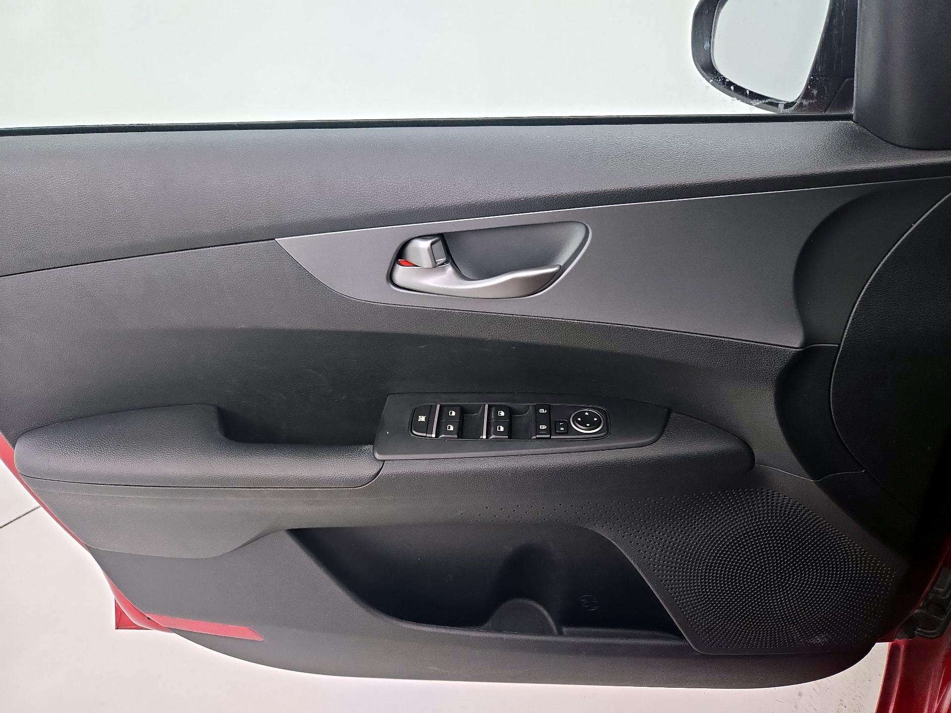 Thumbnail: 2021 Kia Forte - 12
